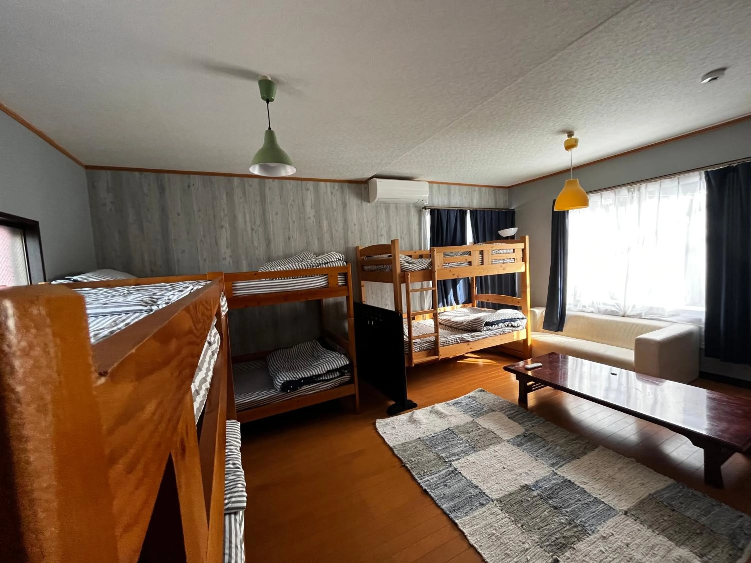 Bedroom, Bed in Drive in Ichinomiya motel