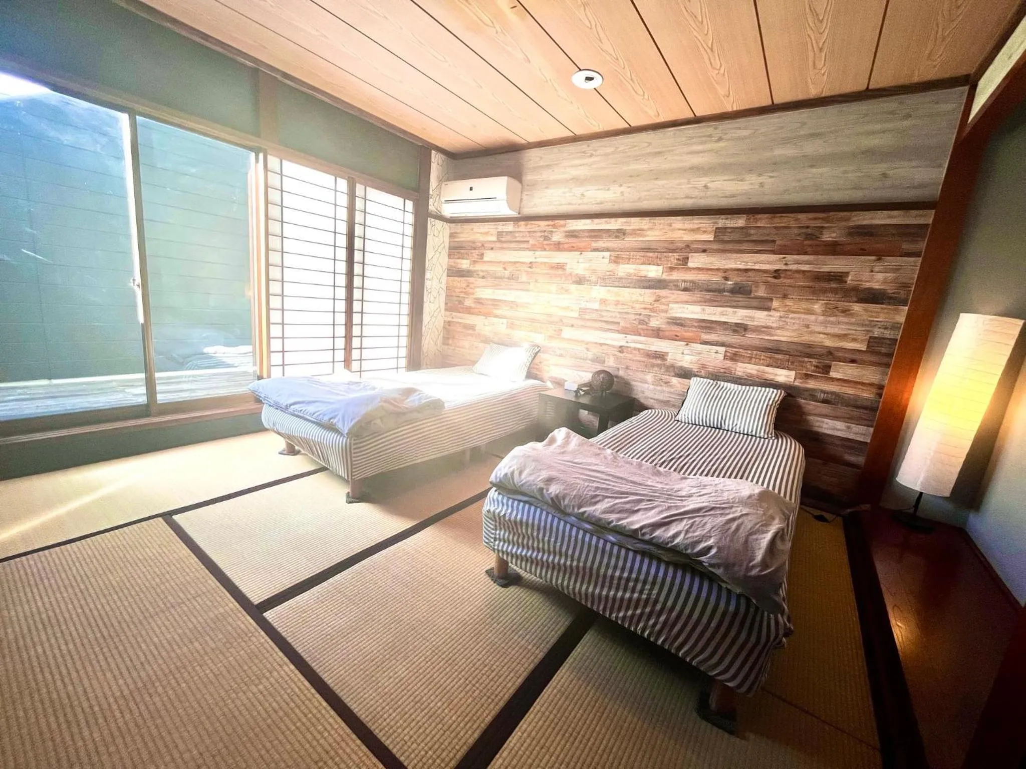 Bed in Drive in Ichinomiya motel