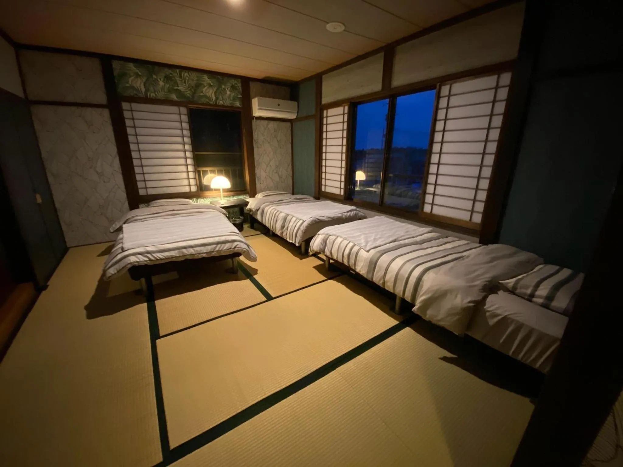 Bed in Drive in Ichinomiya motel