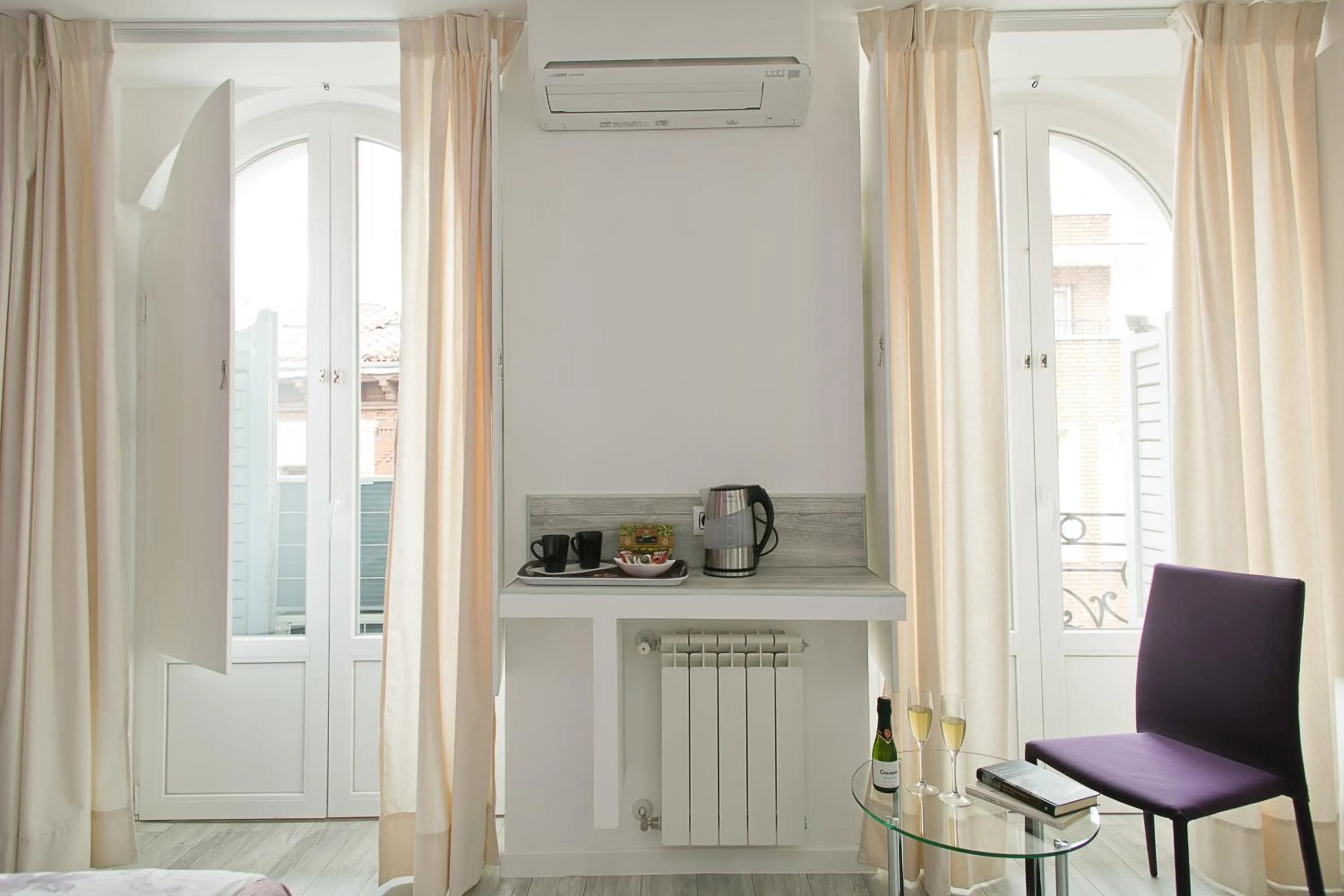 Coffee/tea facilities in Hostal Alexis Madrid