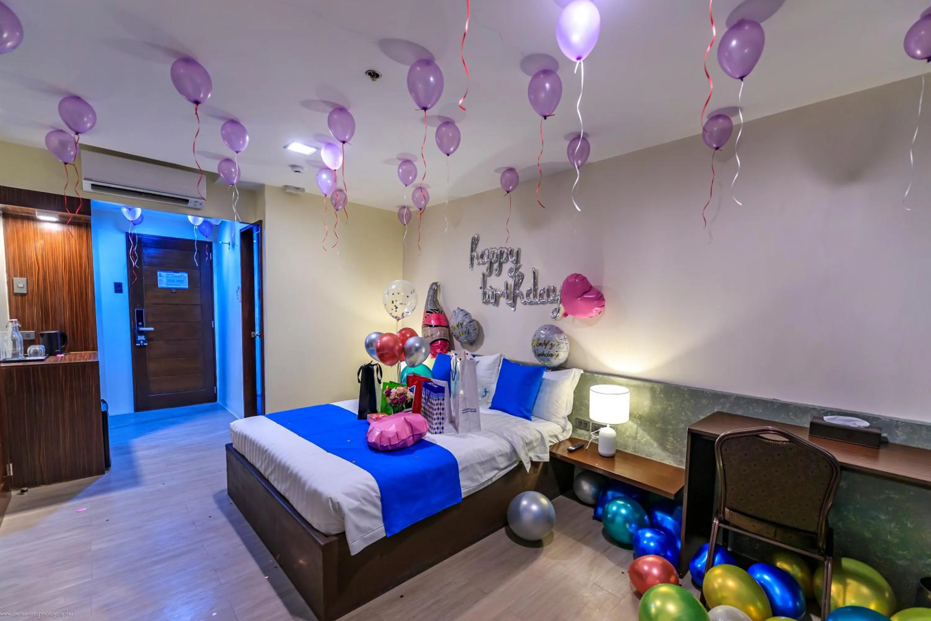 Shower, Bed in Fynn Boutique Hotel