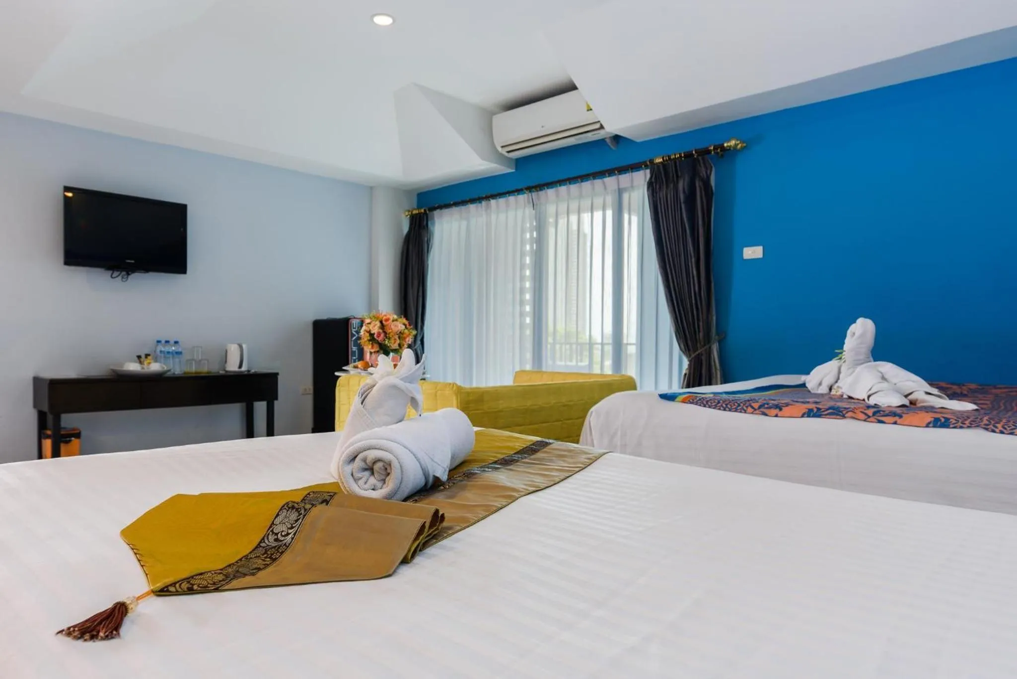 Bed in Stay Resort Pattaya