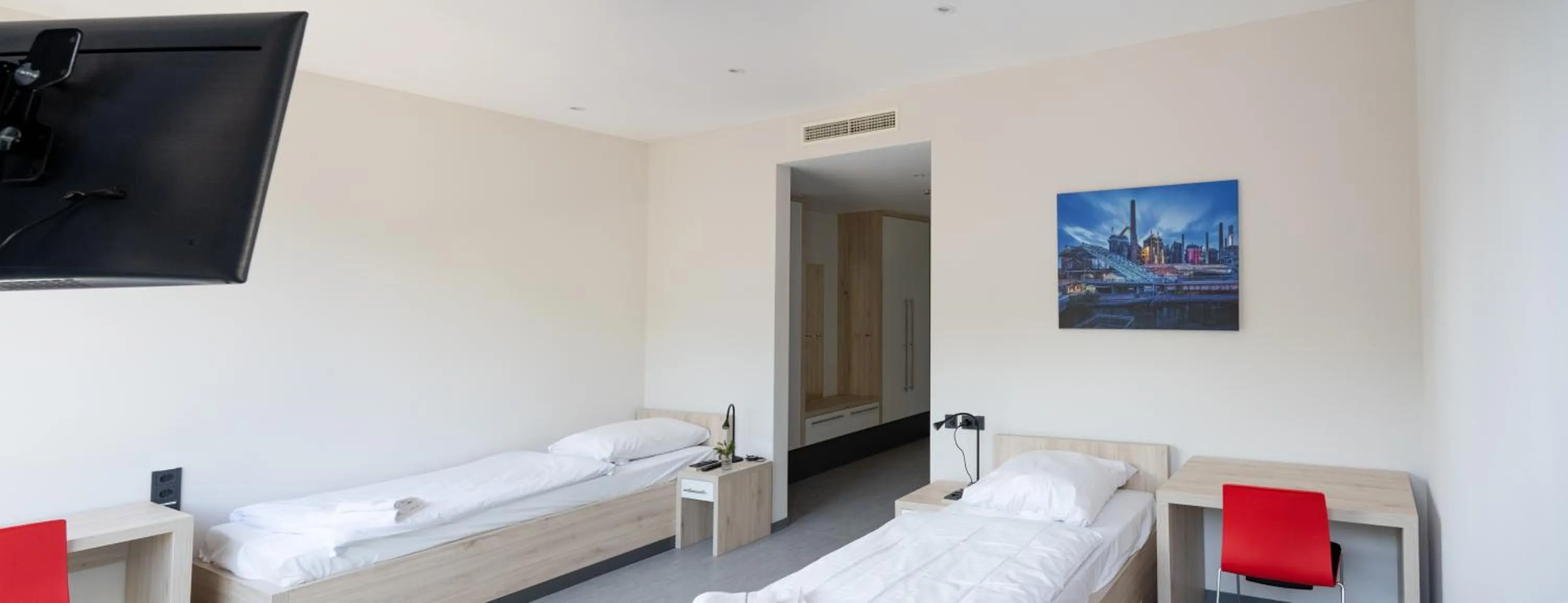 TV and multimedia, Bed in Hermann Neuberger Sportschule