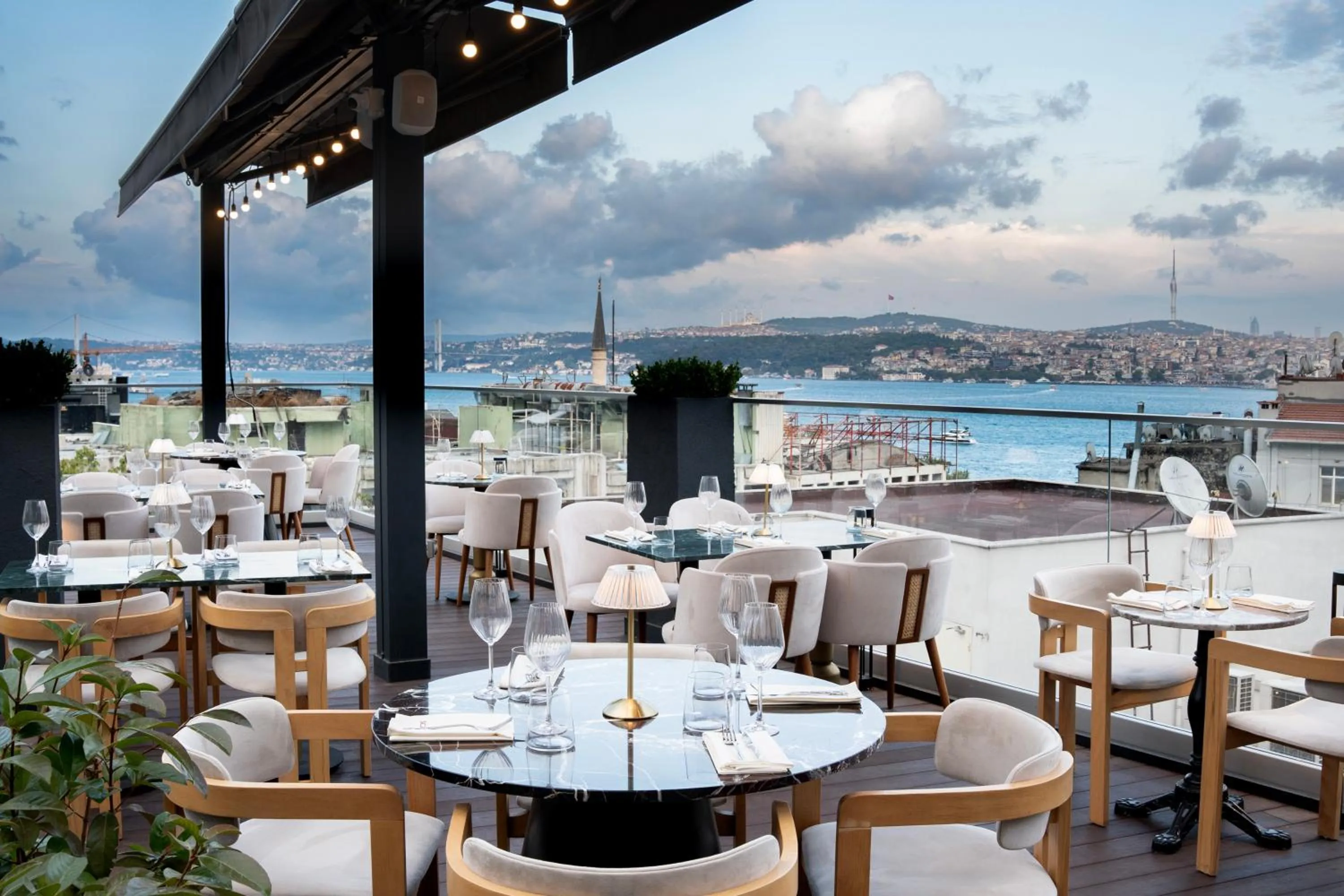 Restaurant/places to eat in Loop Hotel Bosphorus İstanbul