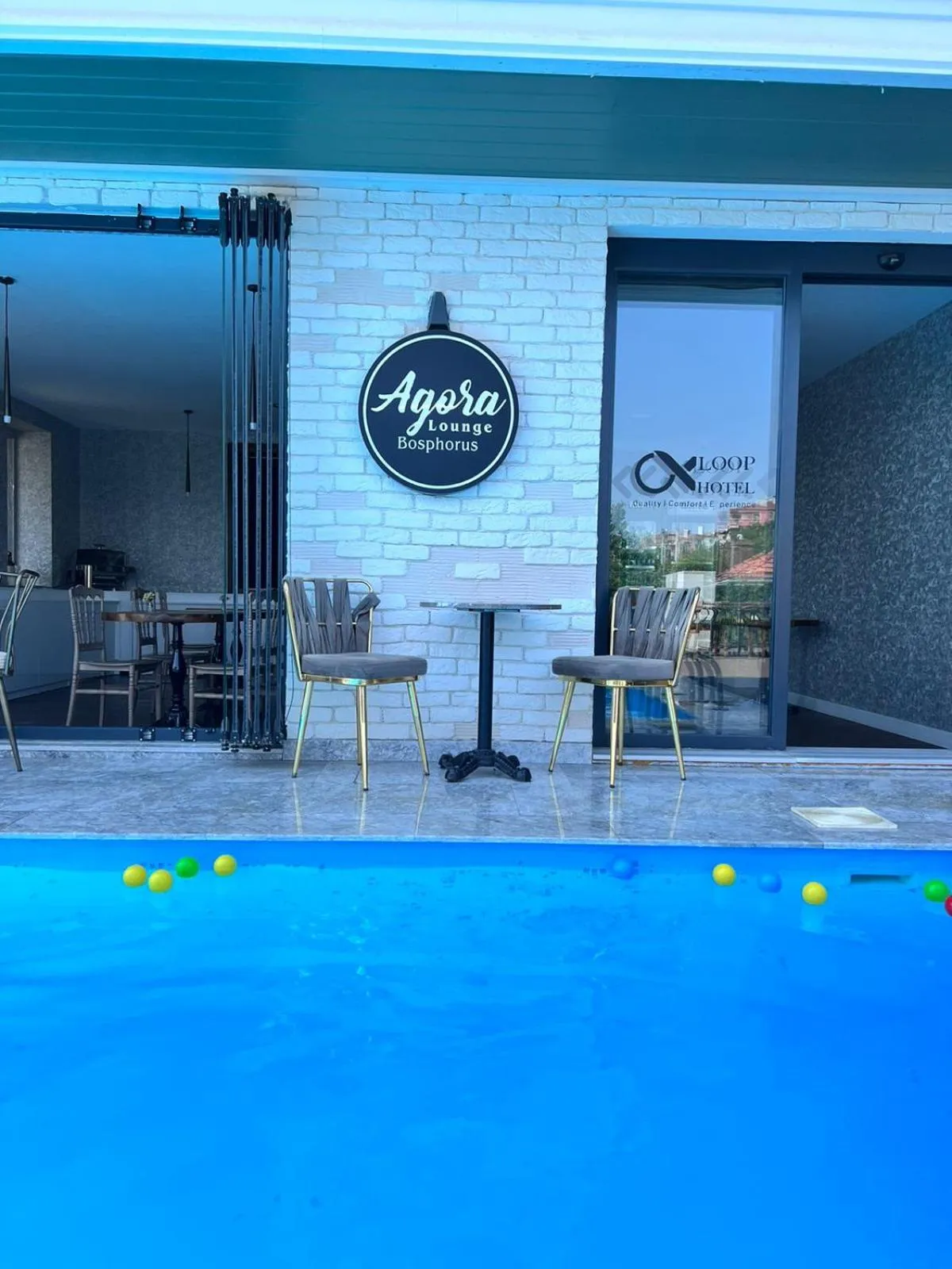 Swimming pool in Loop Hotel Bosphorus İstanbul
