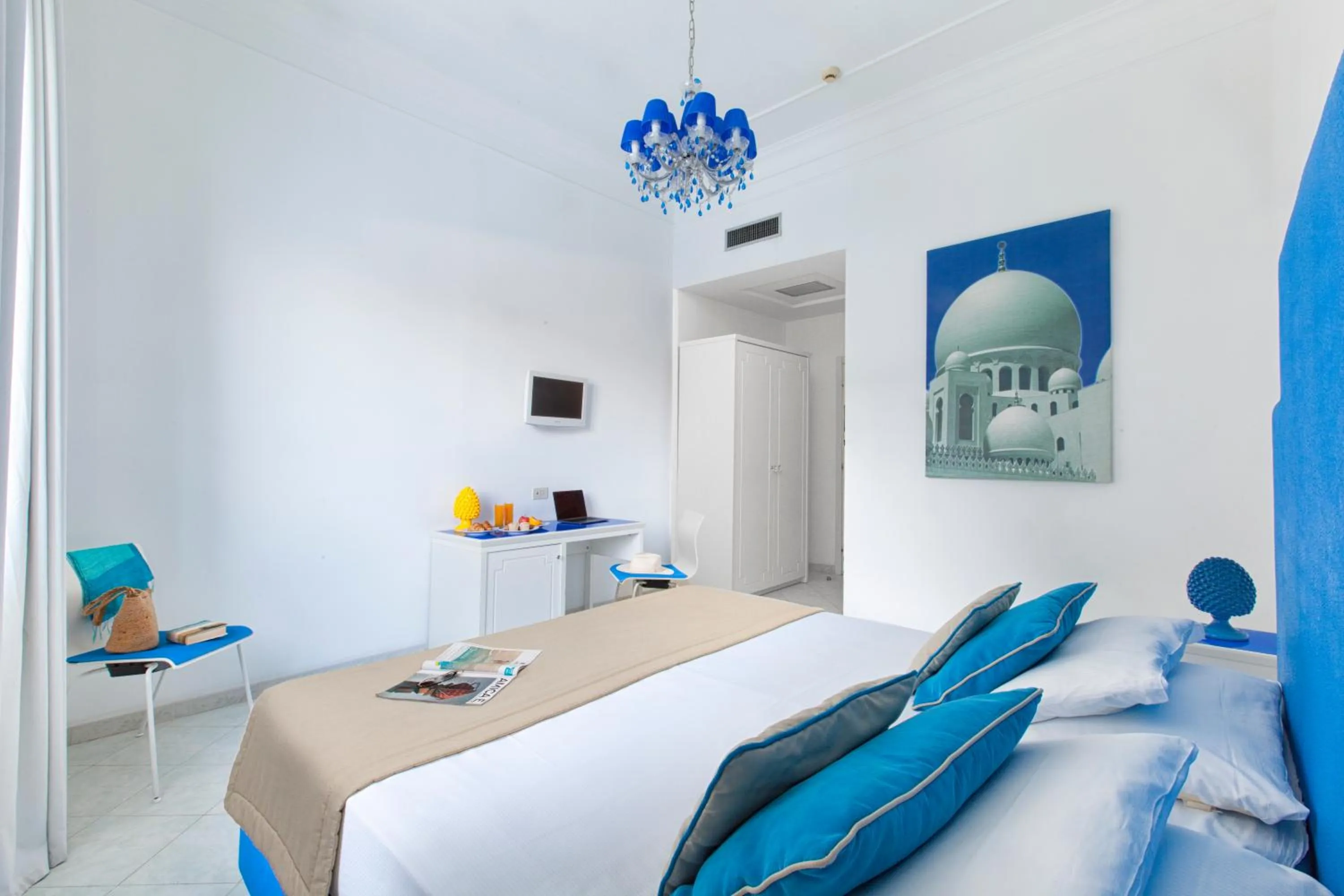 Bedroom, Bed in Hotel Admiral