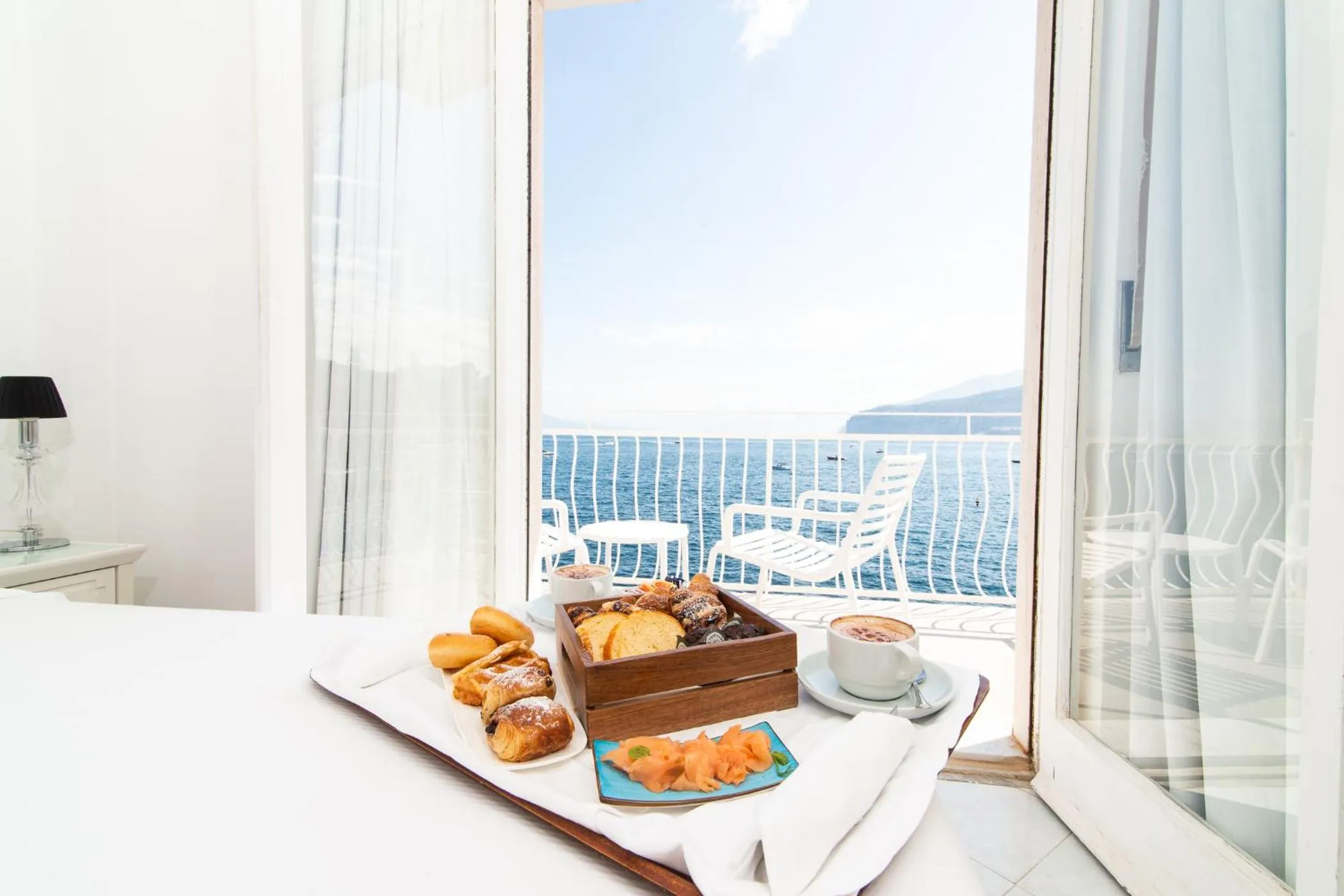 Balcony/Terrace, Bed in Hotel Admiral