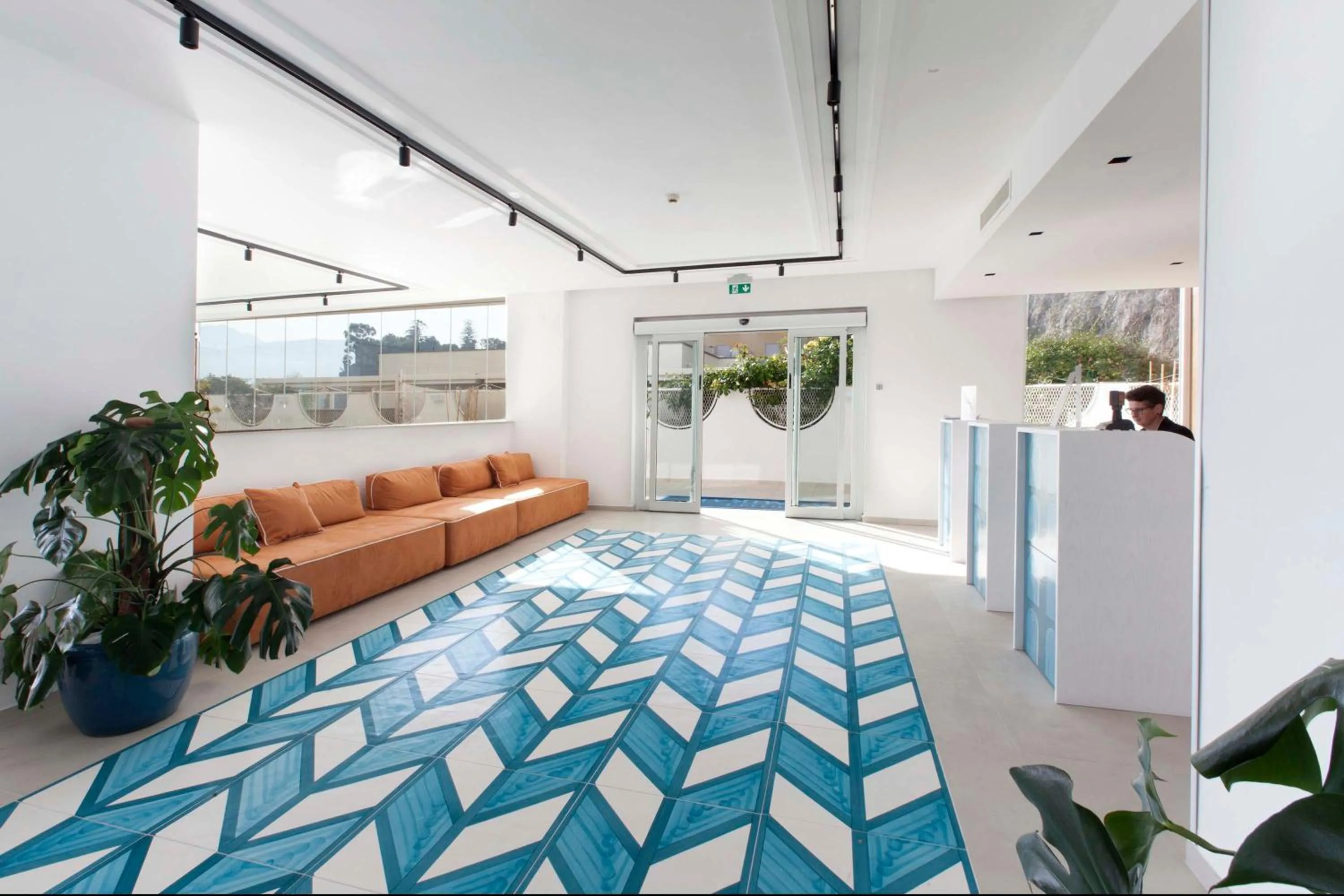 Living room, Bed in Hotel Admiral