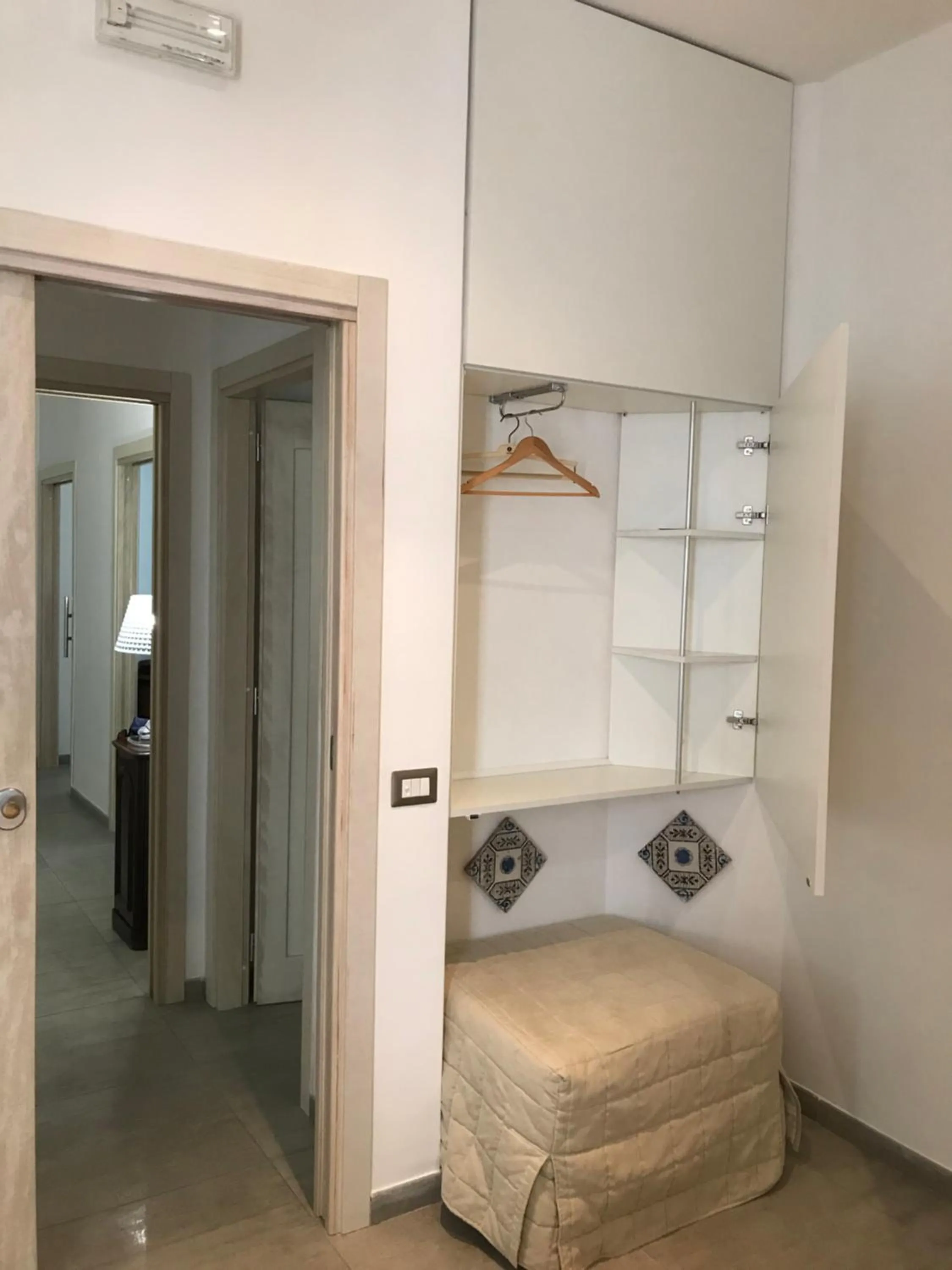 Photo of the whole room, Bed in International Naples