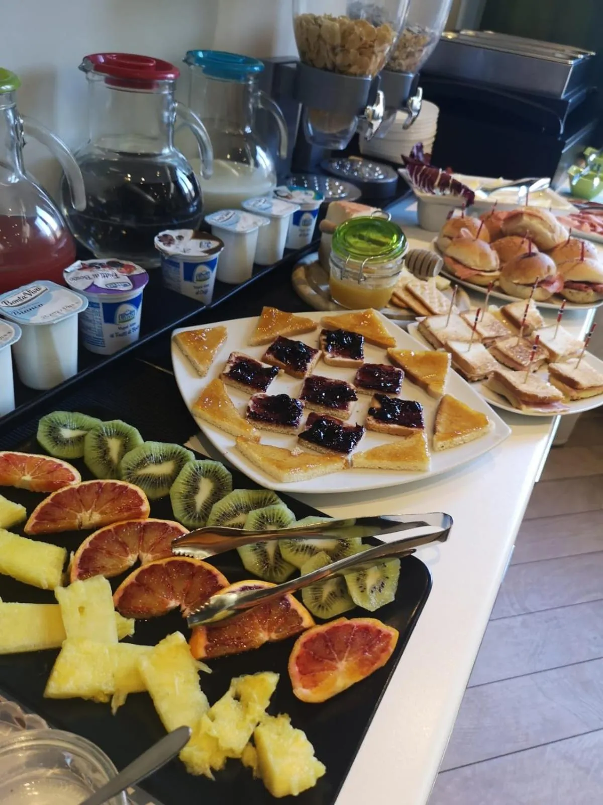 Buffet breakfast in Mia Suites
