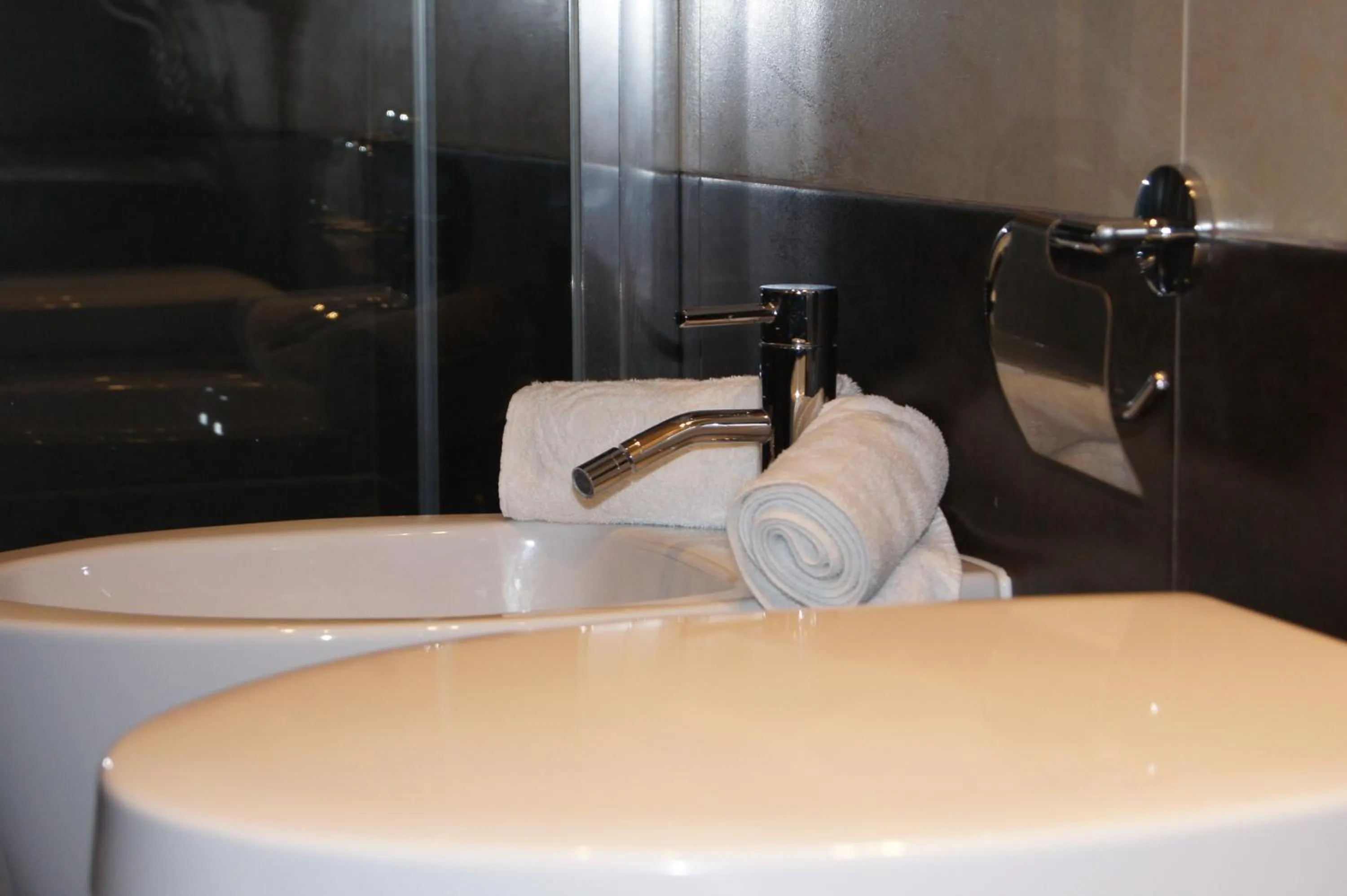 Toilet in Mia Suites