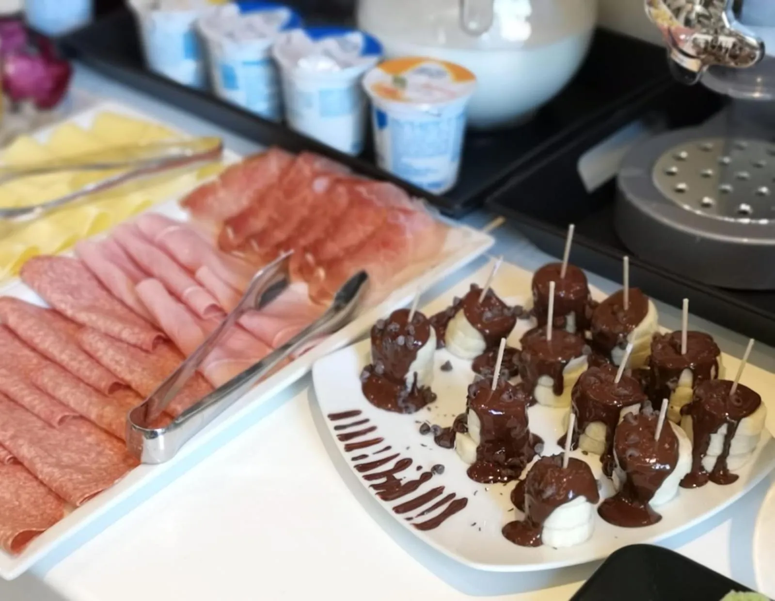 Buffet breakfast in Mia Suites