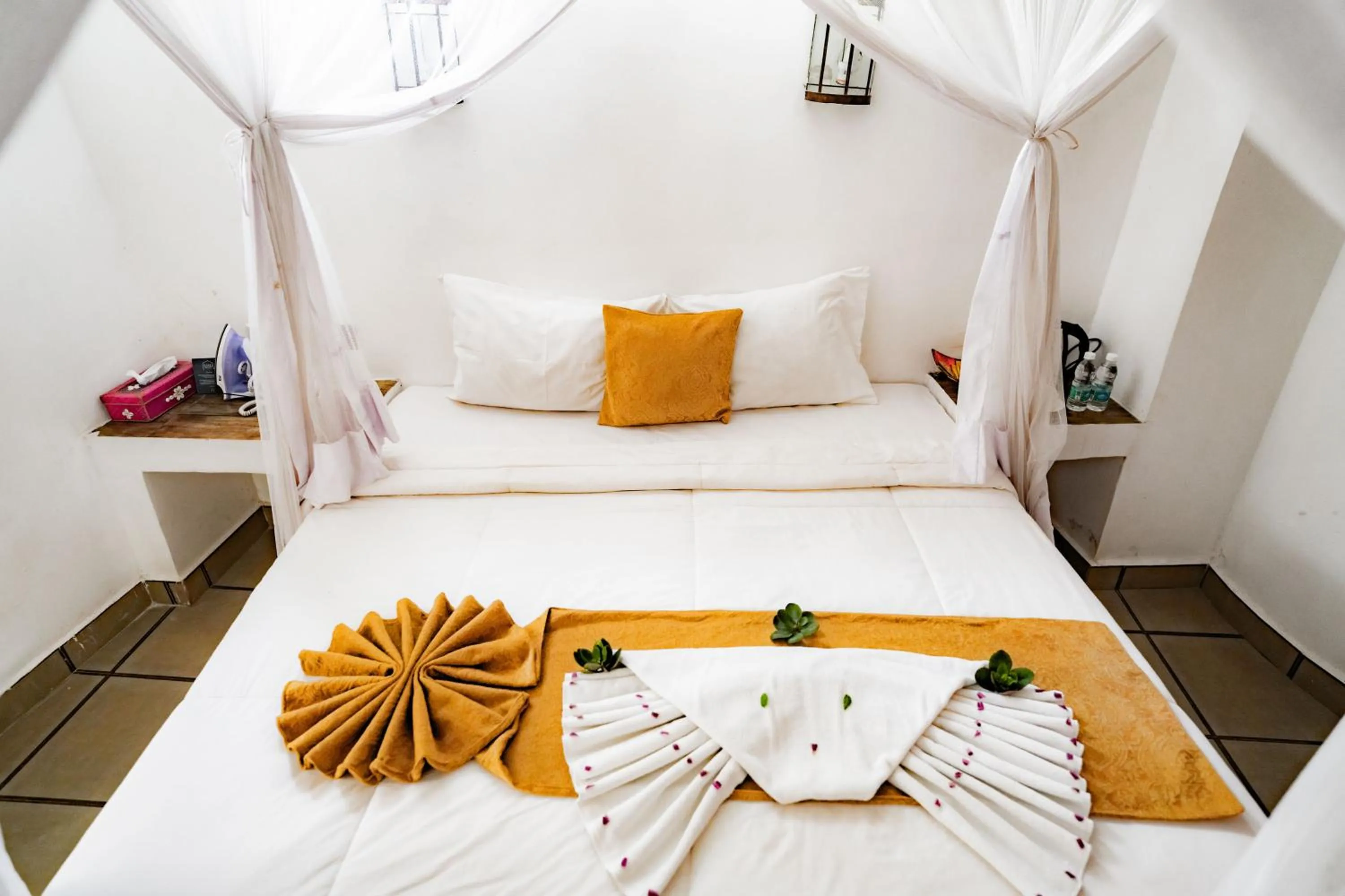 Bathroom, Bed in Zanzi House