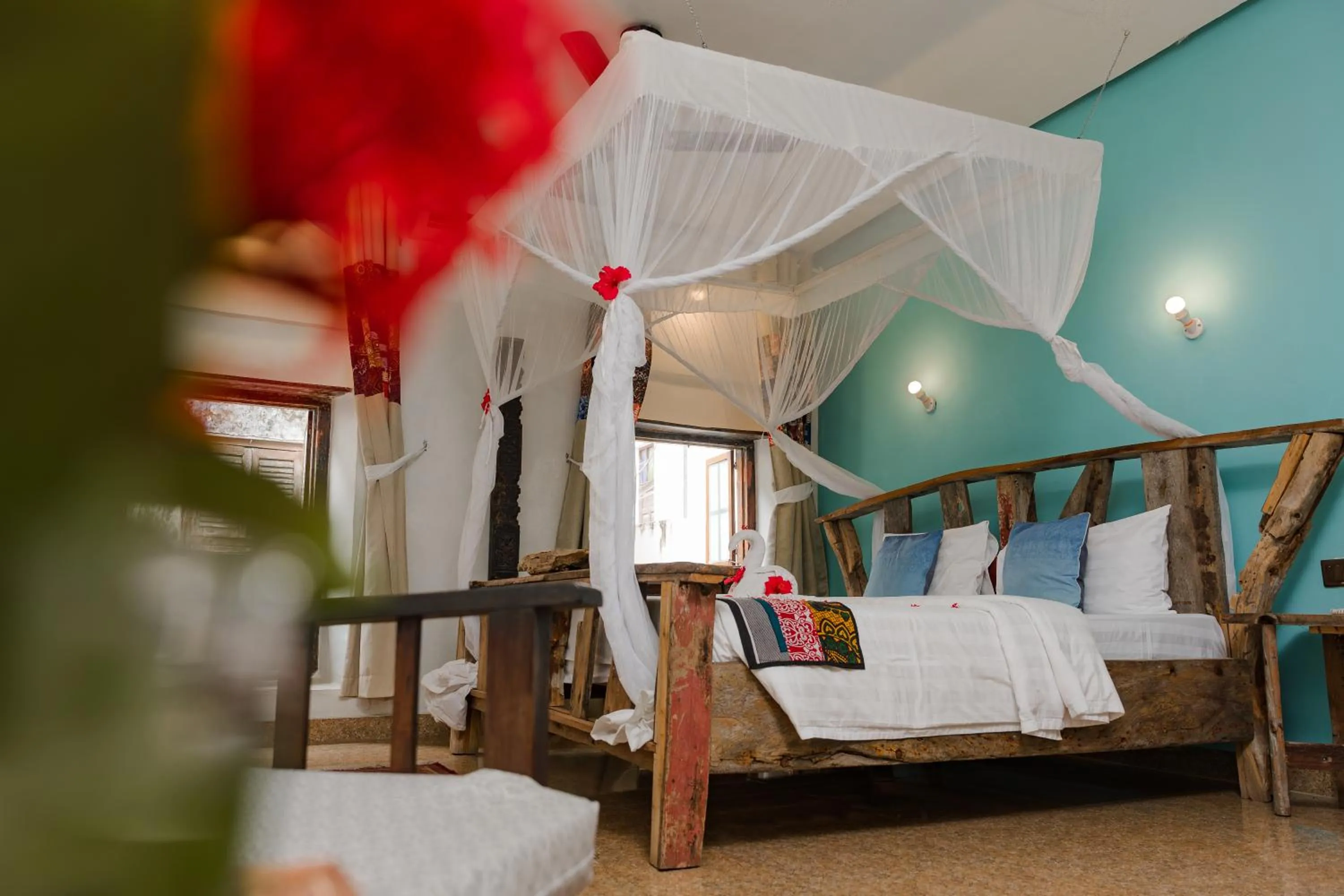 Bedroom, Bed in Emerald Palm Courtyard Hotel