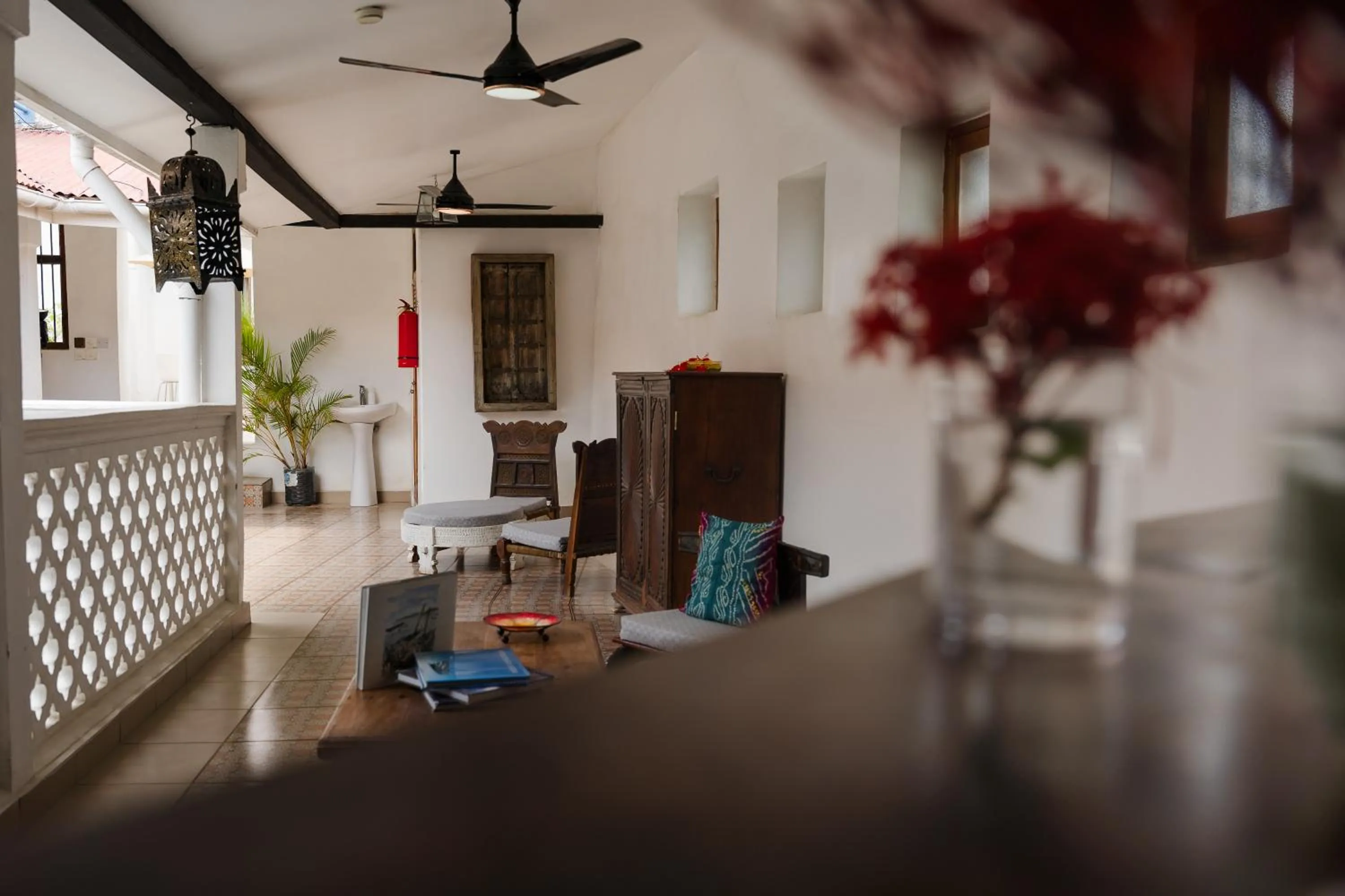 Lounge or bar in Emerald Palm Courtyard Hotel