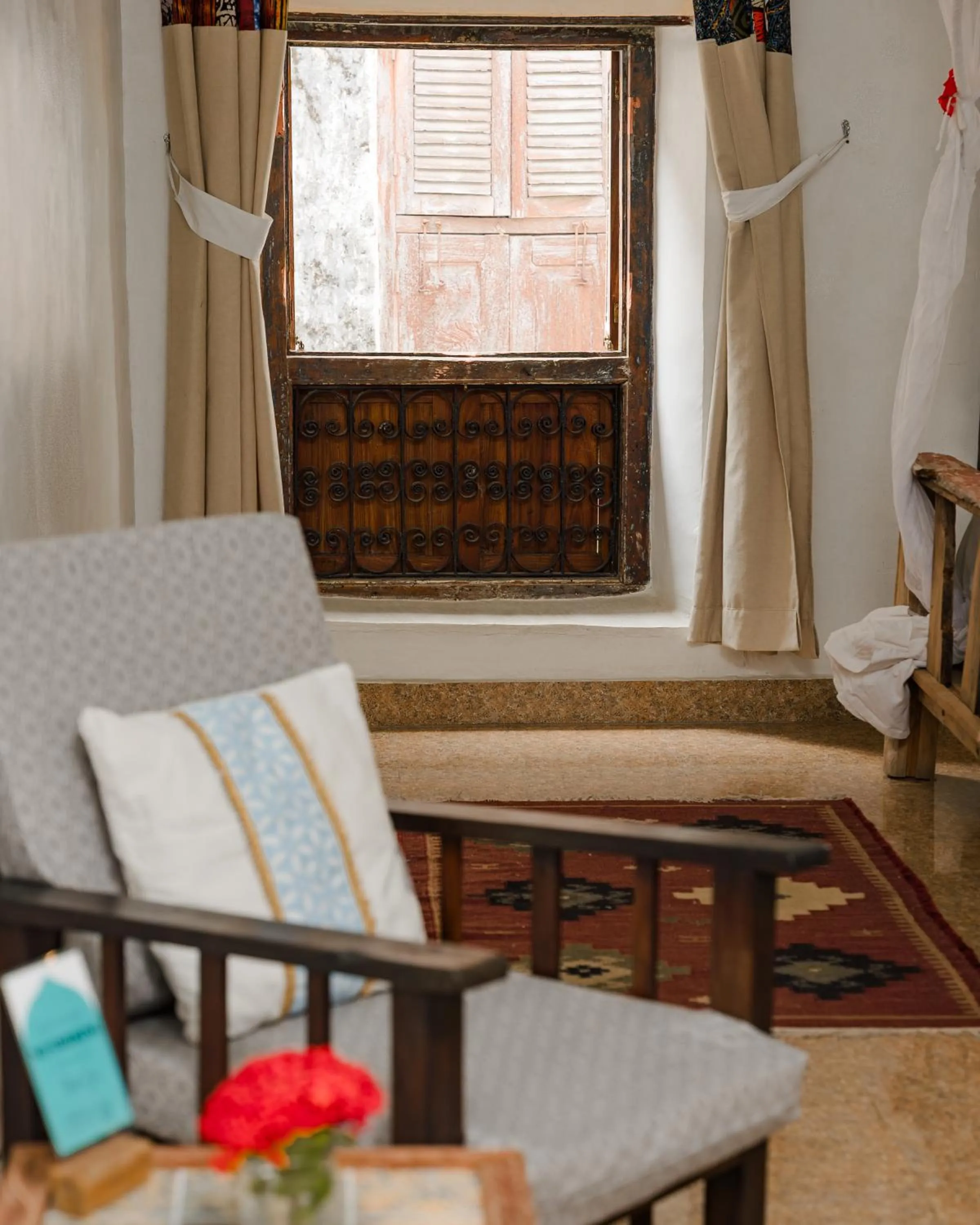 Seating area in Emerald Palm Courtyard Hotel