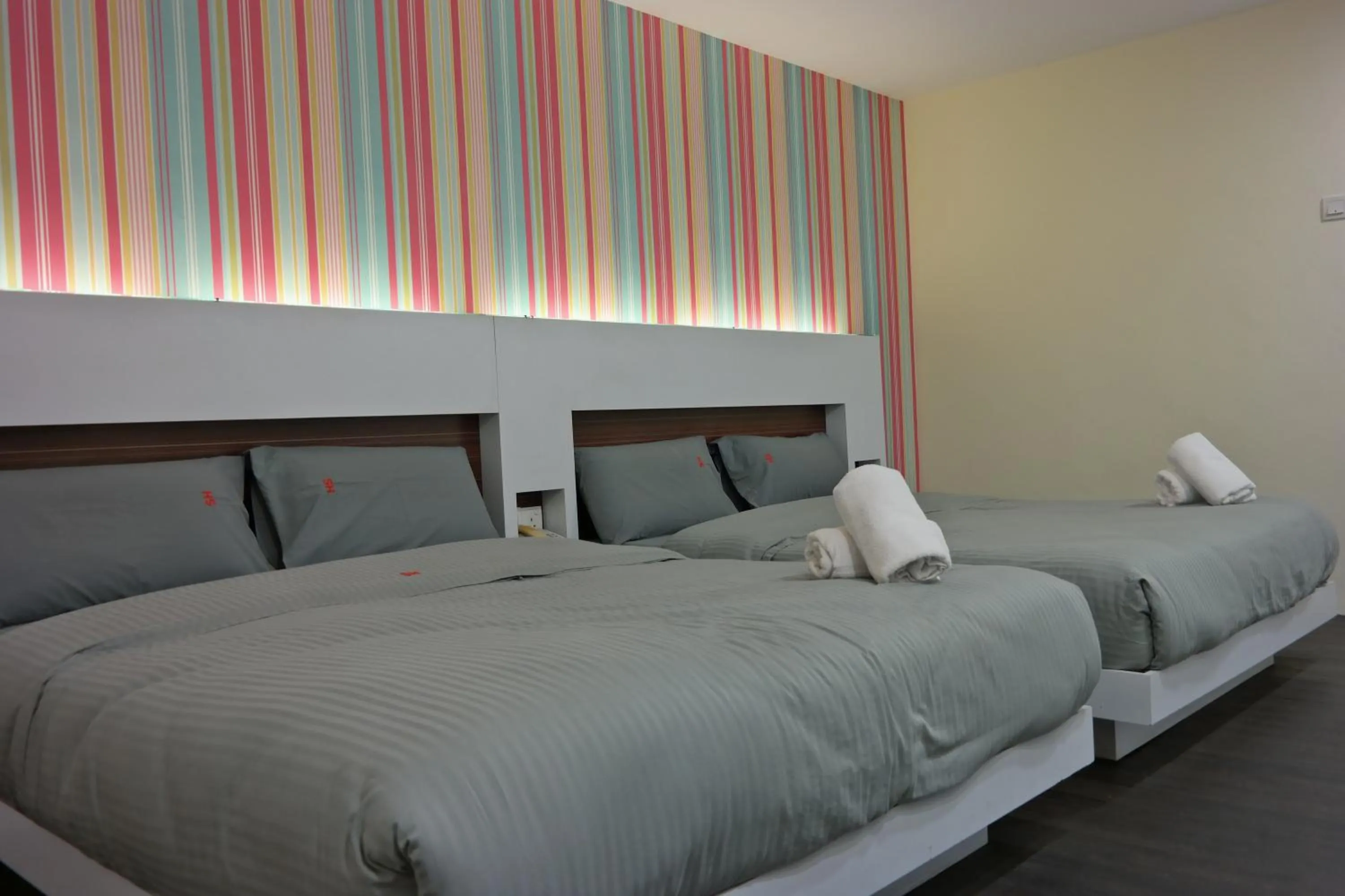 Photo of the whole room, Bed in Summer Oscar Boutique Hotel