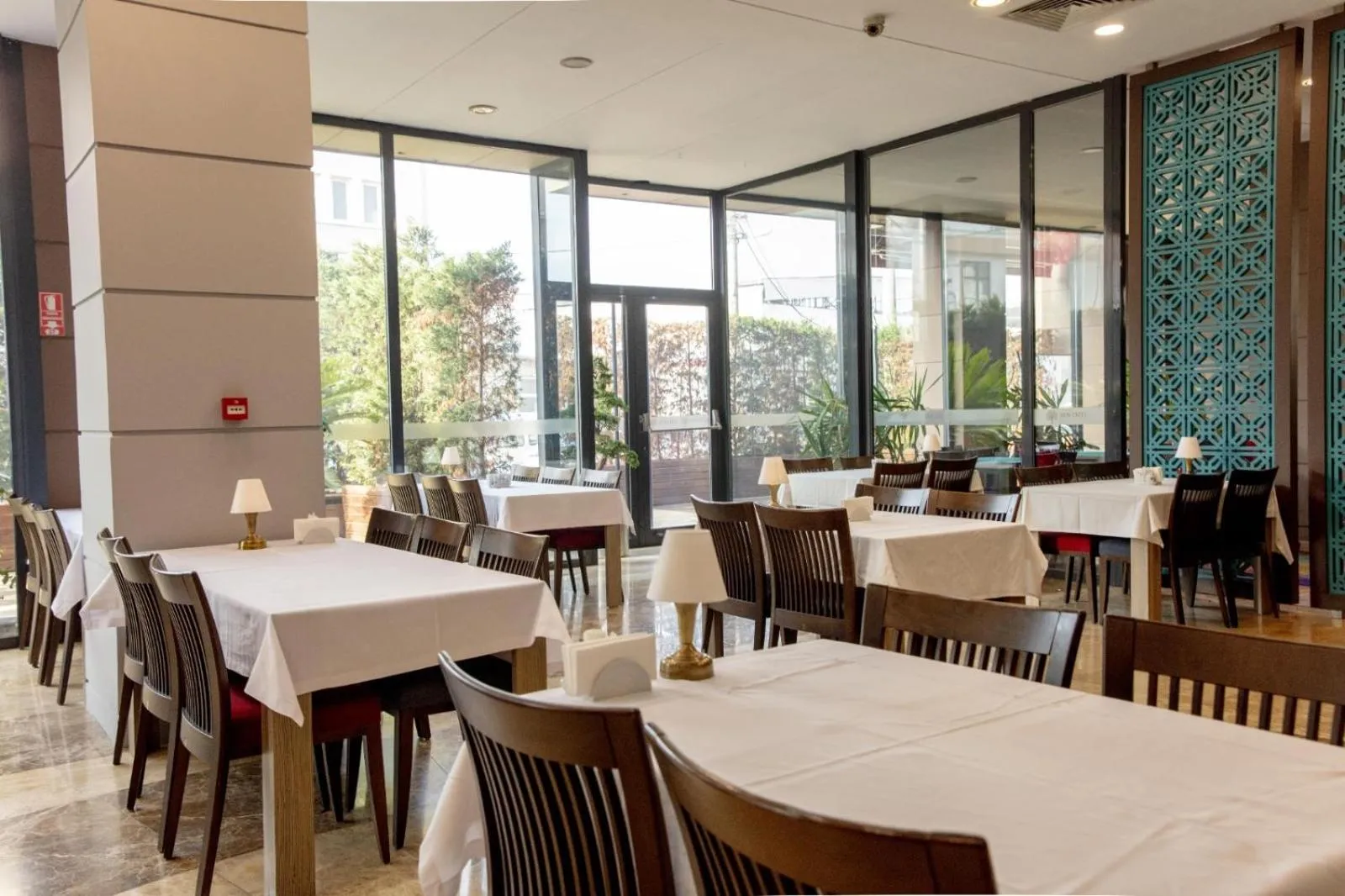 Restaurant/places to eat in Sen Otel