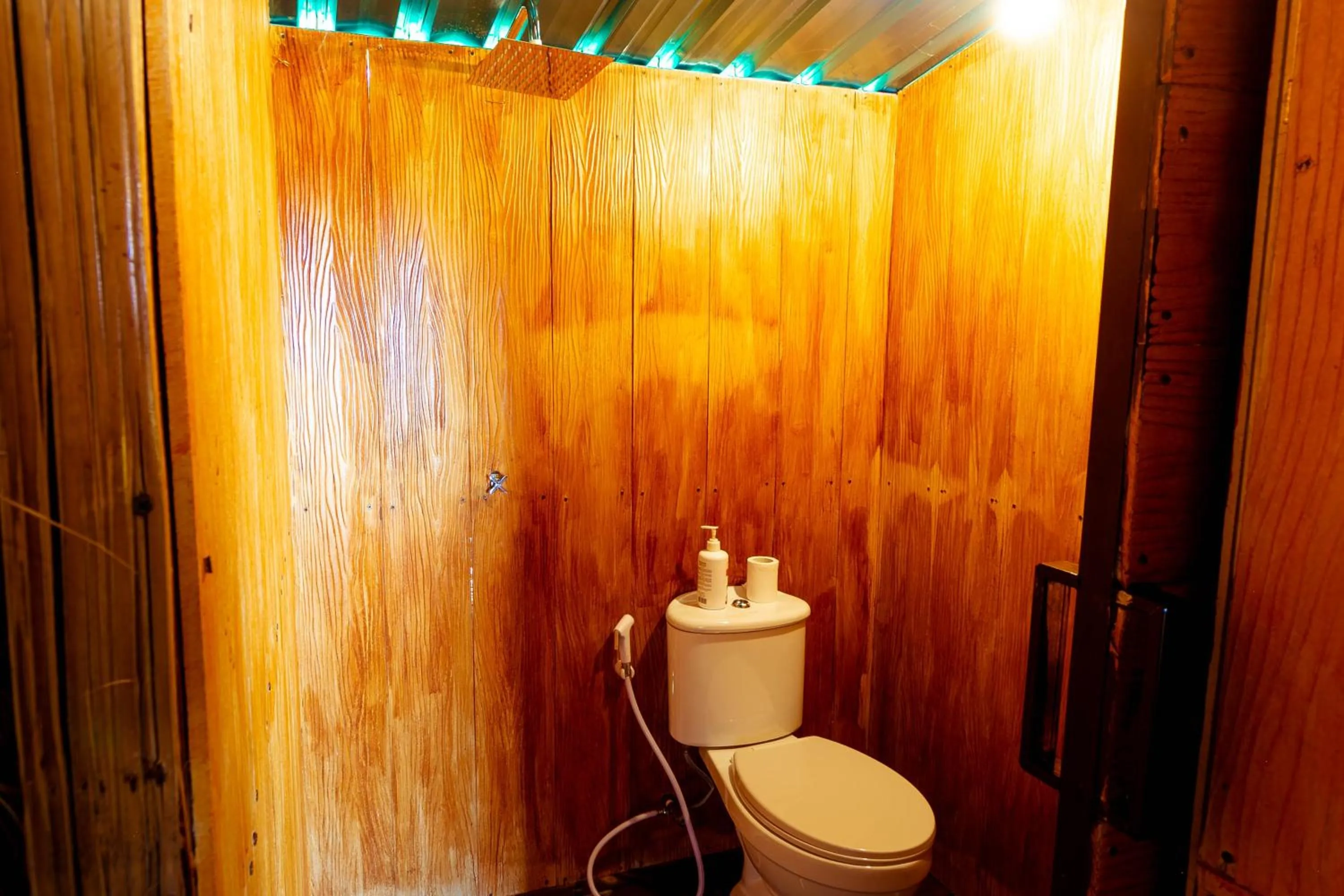 Bathroom in Taman Asta Gangga by ecommerceloka