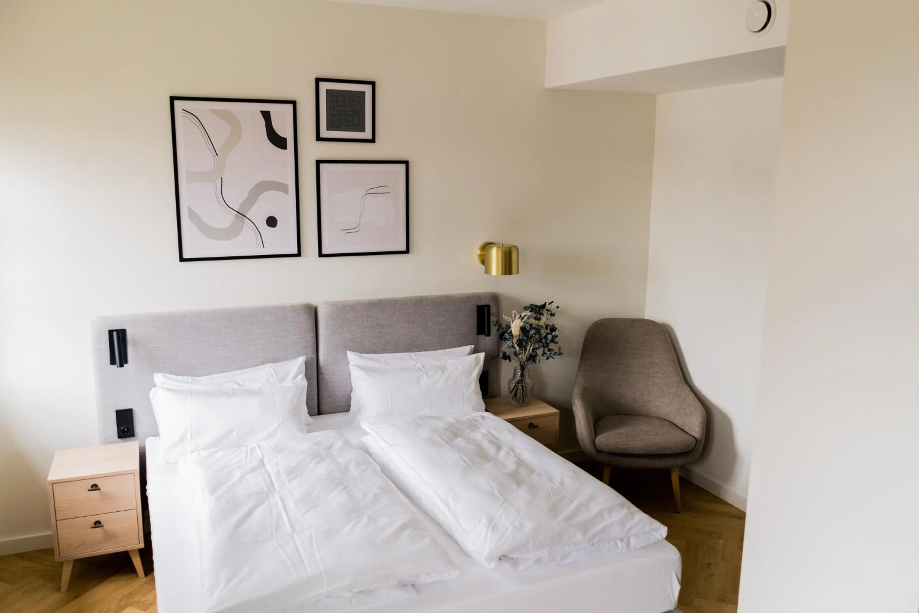 Bed in Bob W Munich Airport - Peterhof