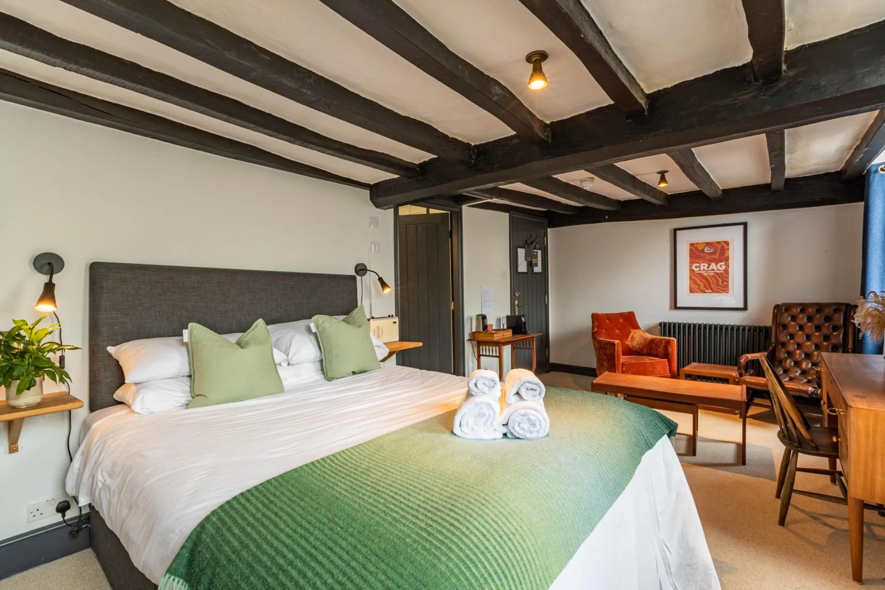 Photo of the whole room in Royal Oak Pub