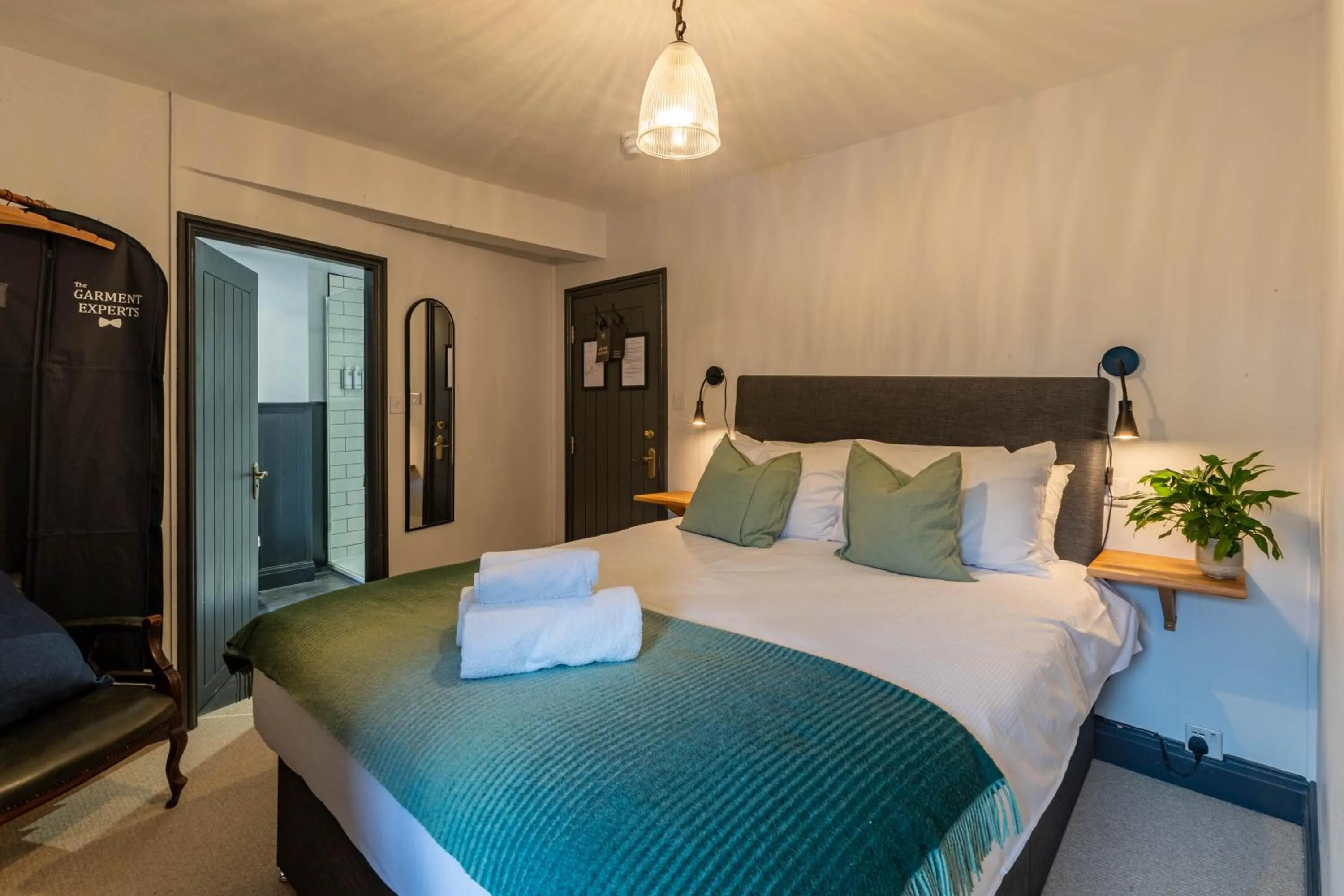 Bedroom in Royal Oak Pub