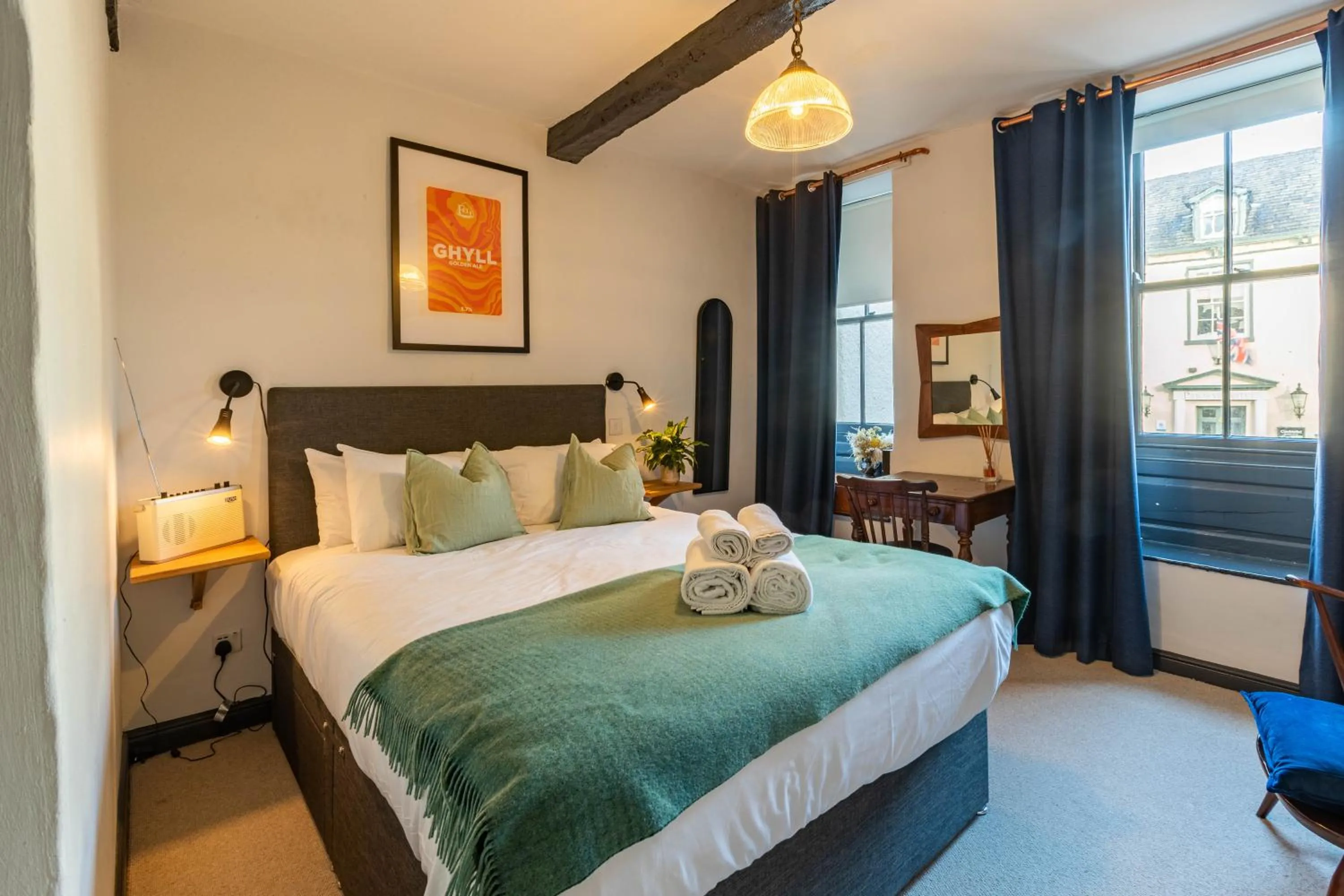 Photo of the whole room in Royal Oak Pub