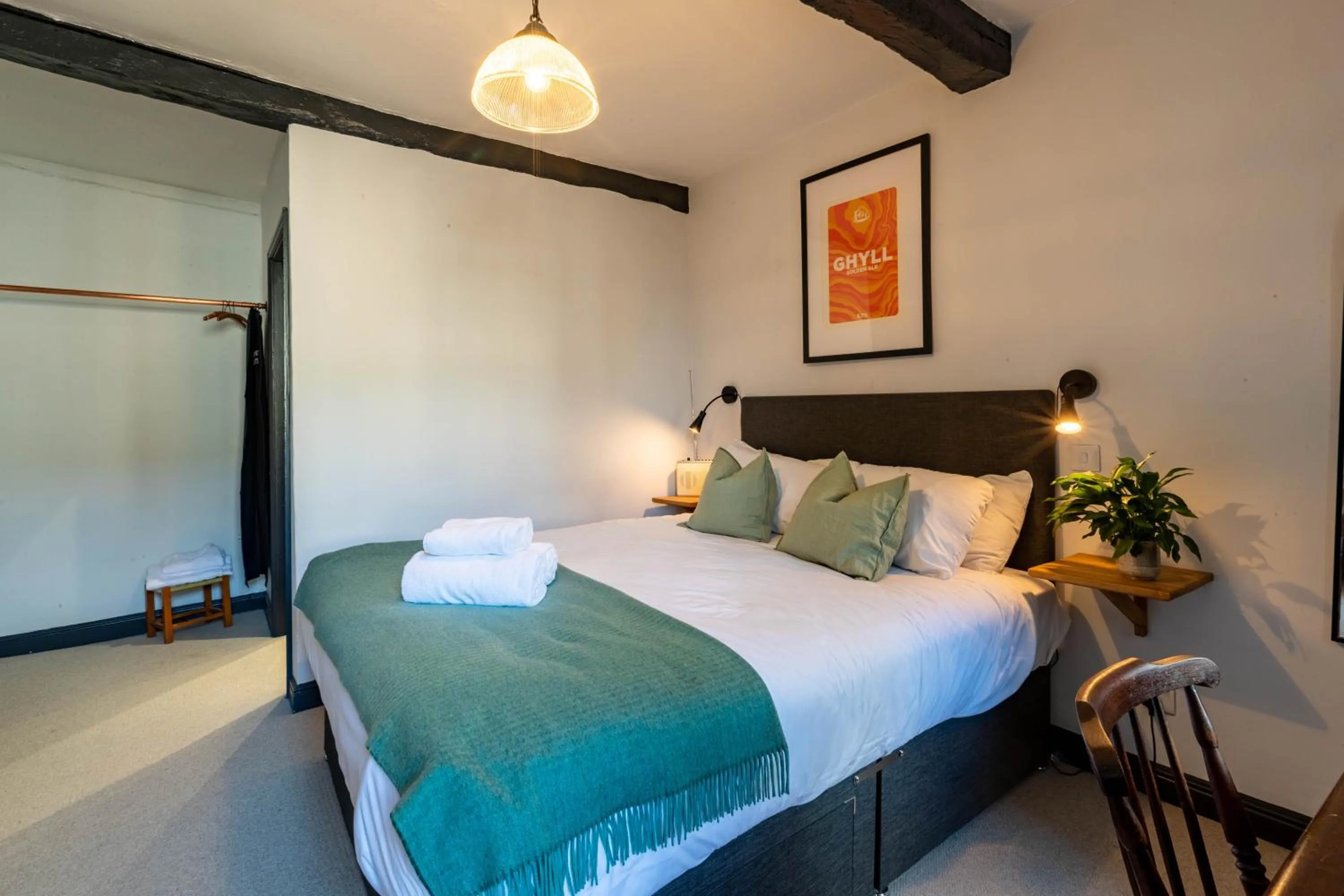 Bedroom in Royal Oak Pub