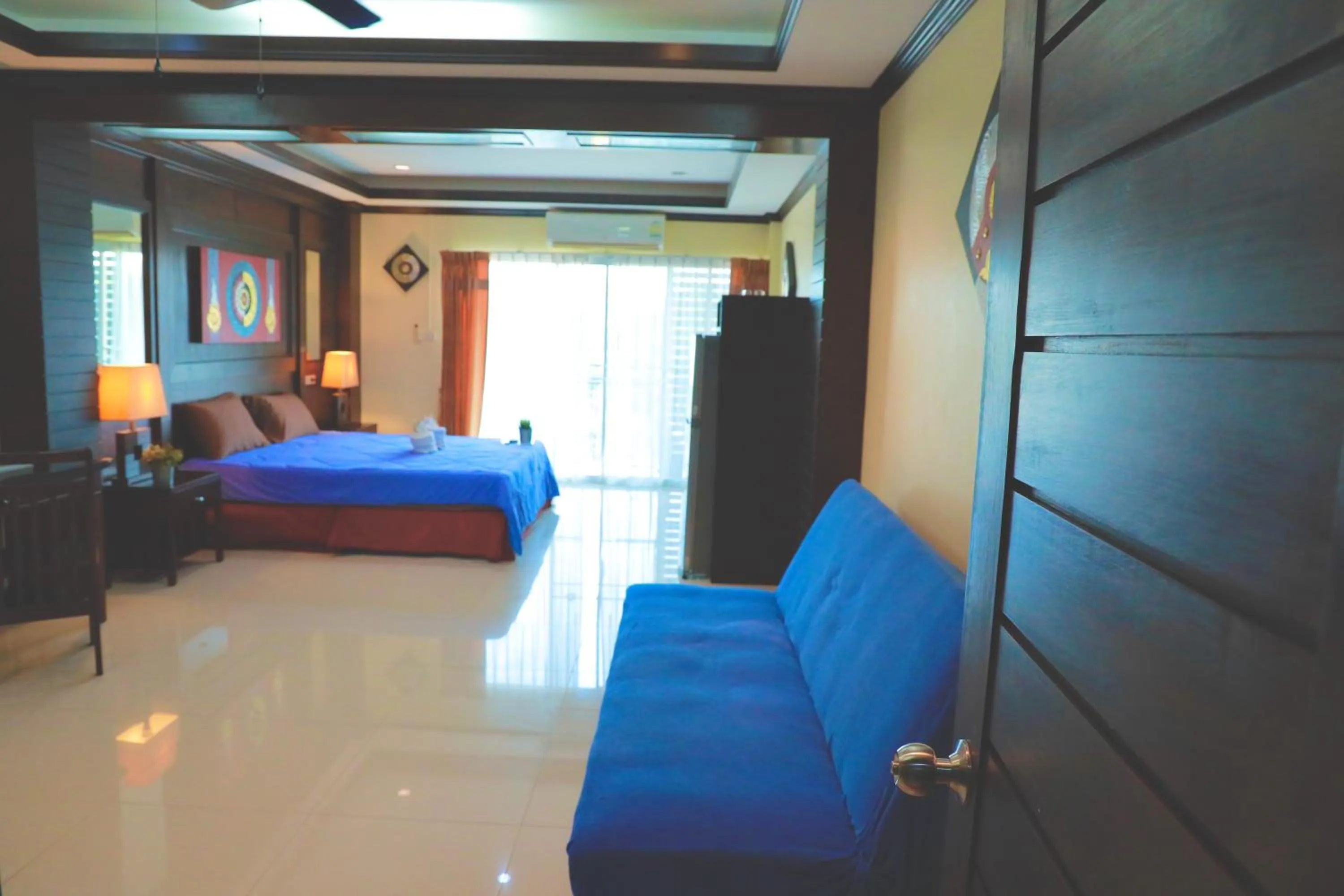 Photo of the whole room in THOMLEK Guesthouse