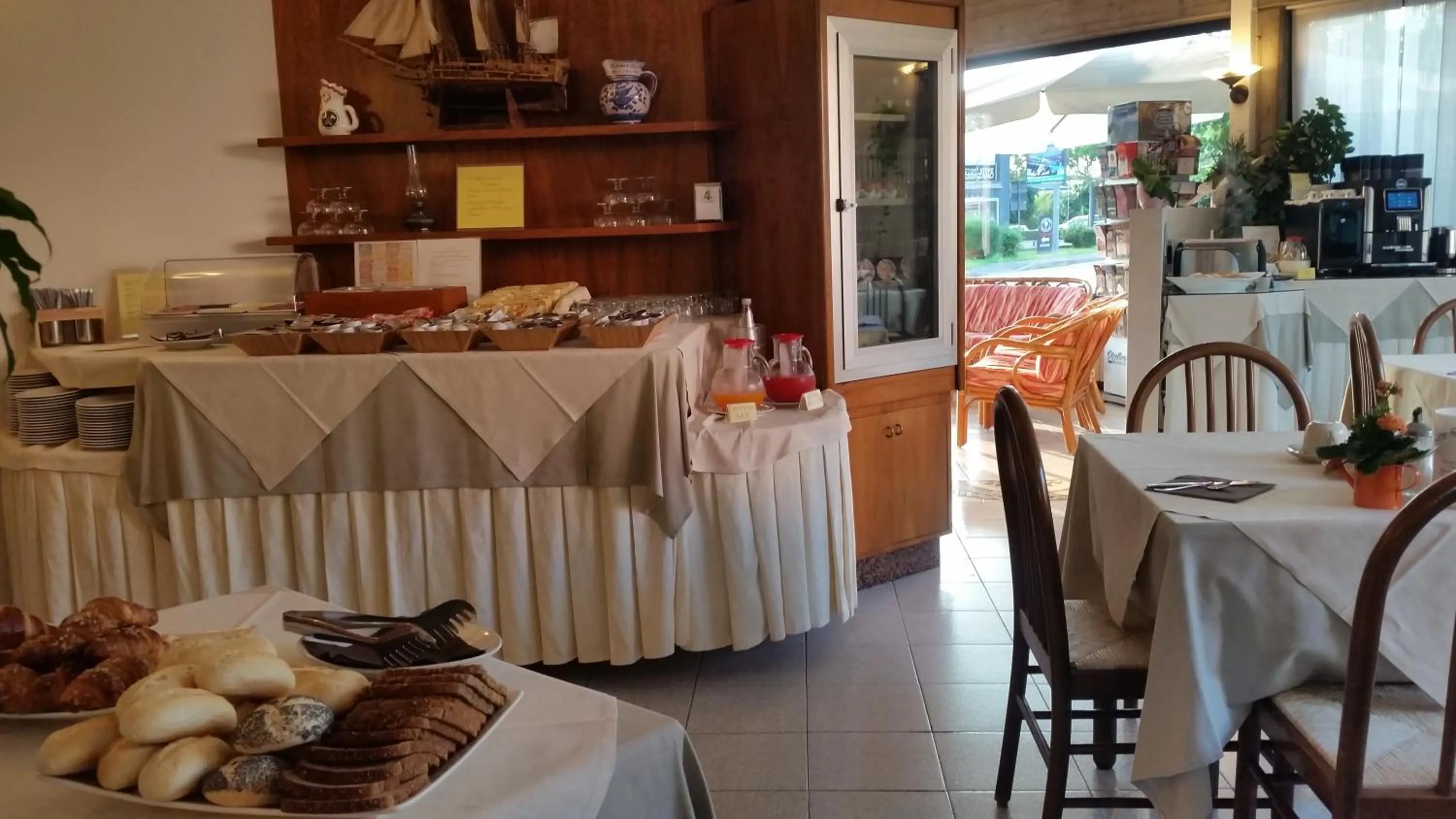 Breakfast in Albergo Al Cacciatore