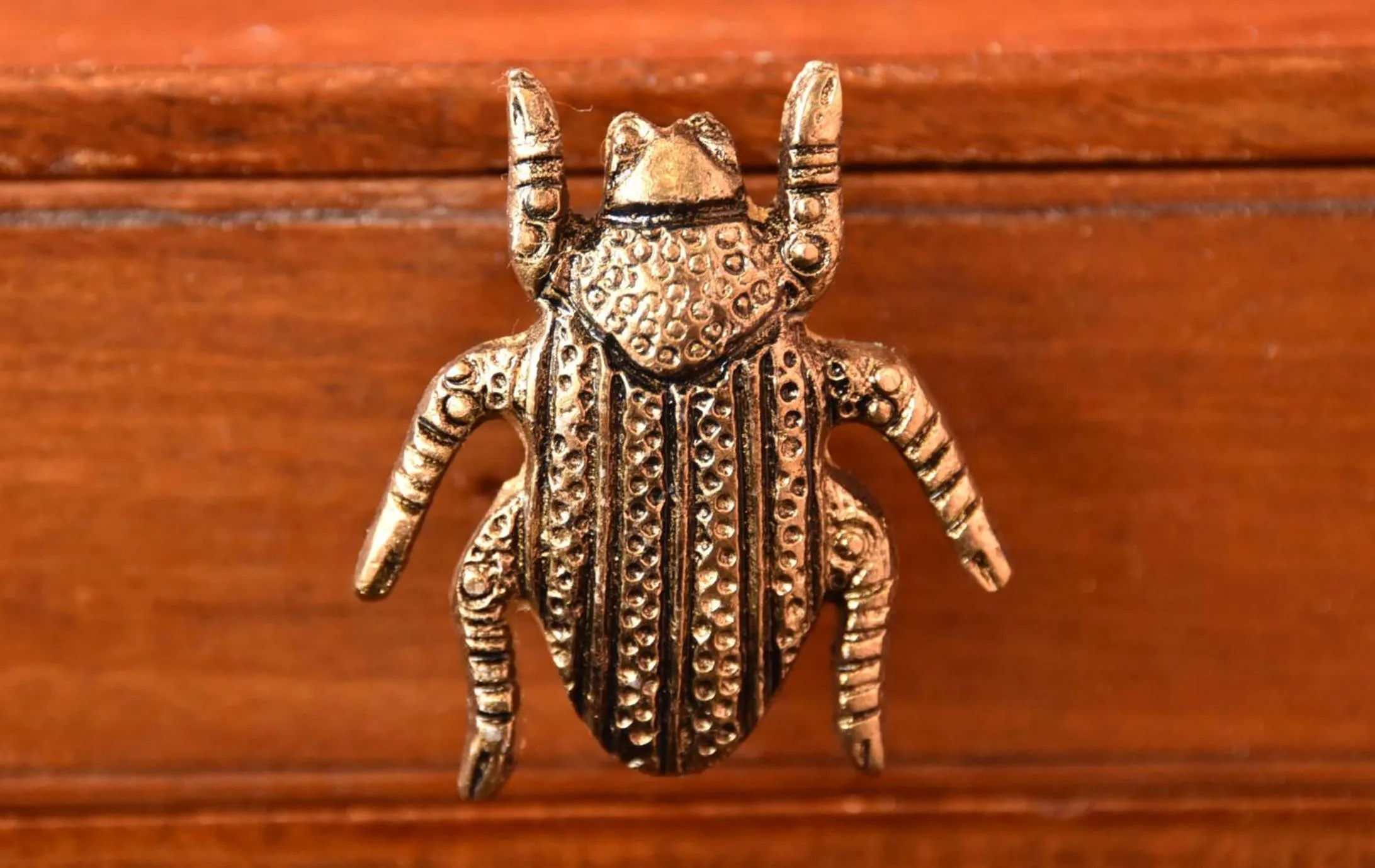 Decorative detail in Masonic Arms Gatehouse