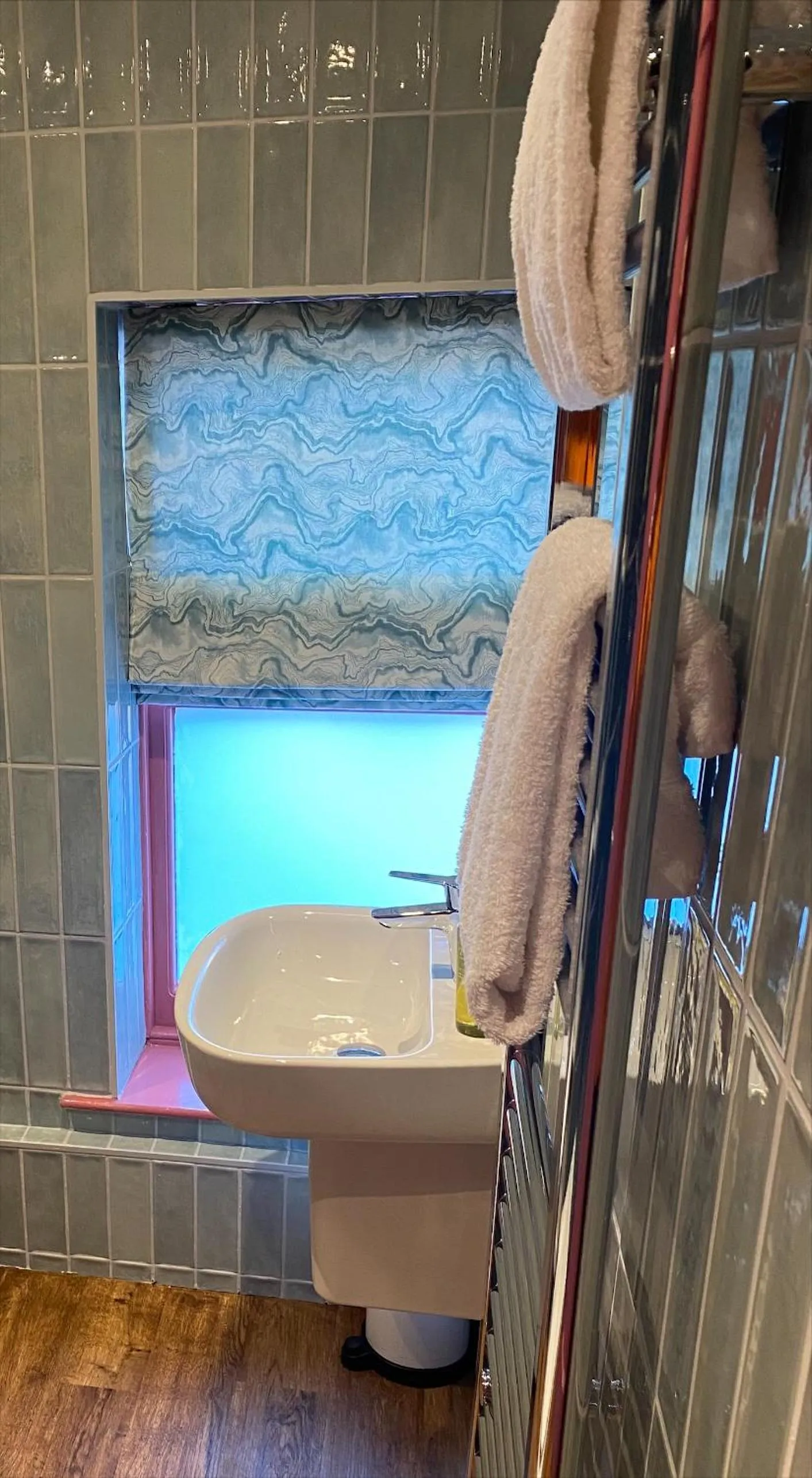 Bathroom in Masonic Arms Gatehouse