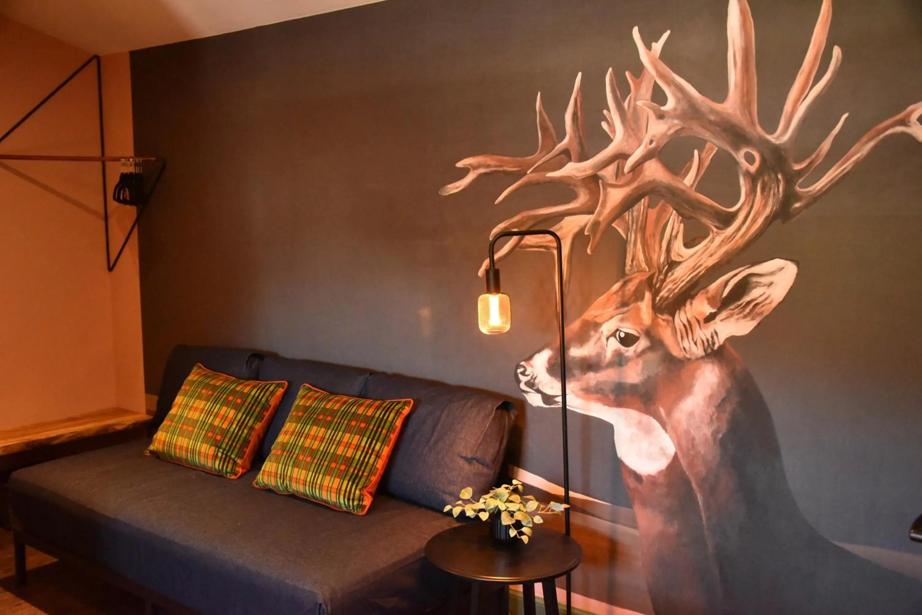 Decorative detail in Masonic Arms Gatehouse