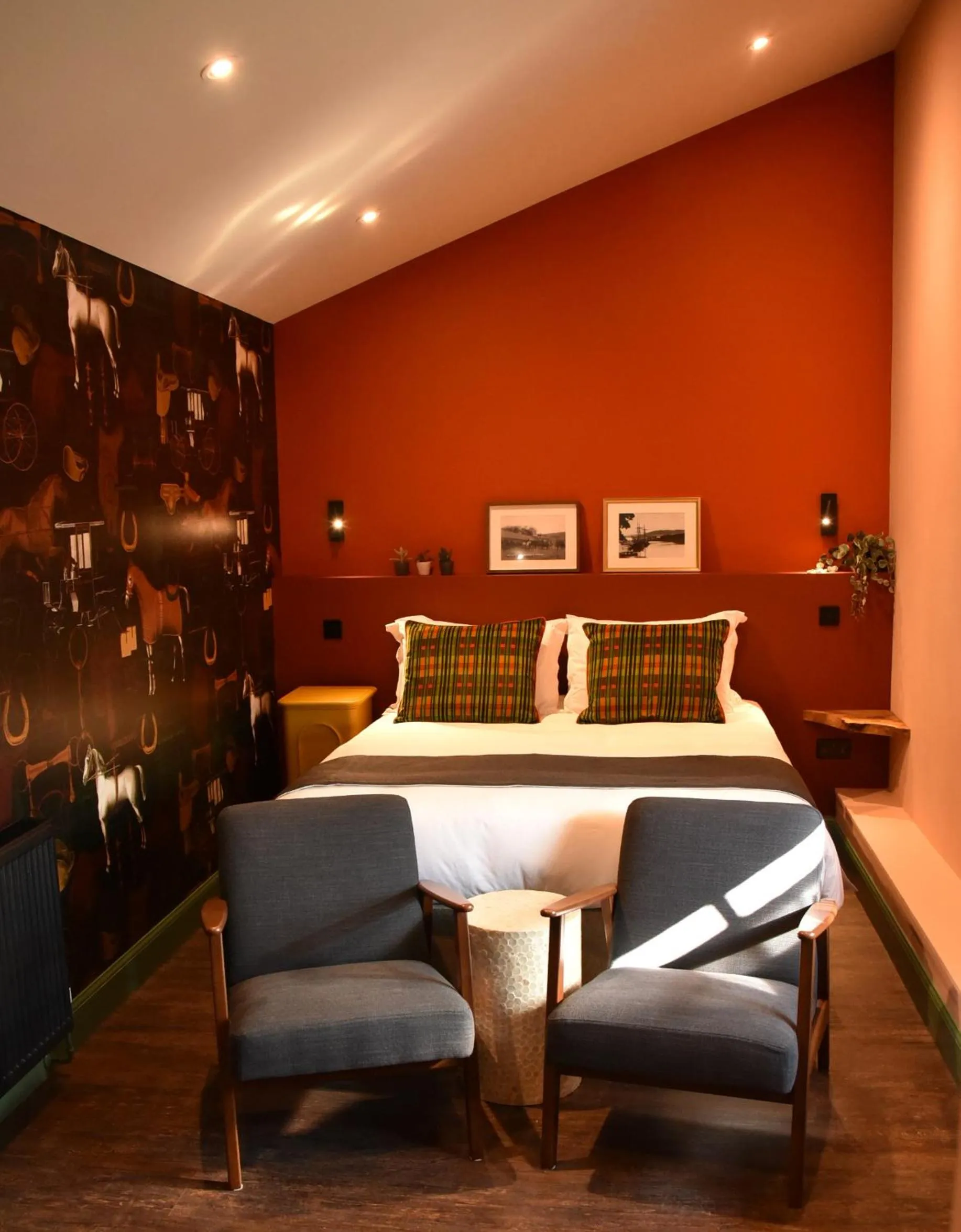 Bedroom in Masonic Arms Gatehouse