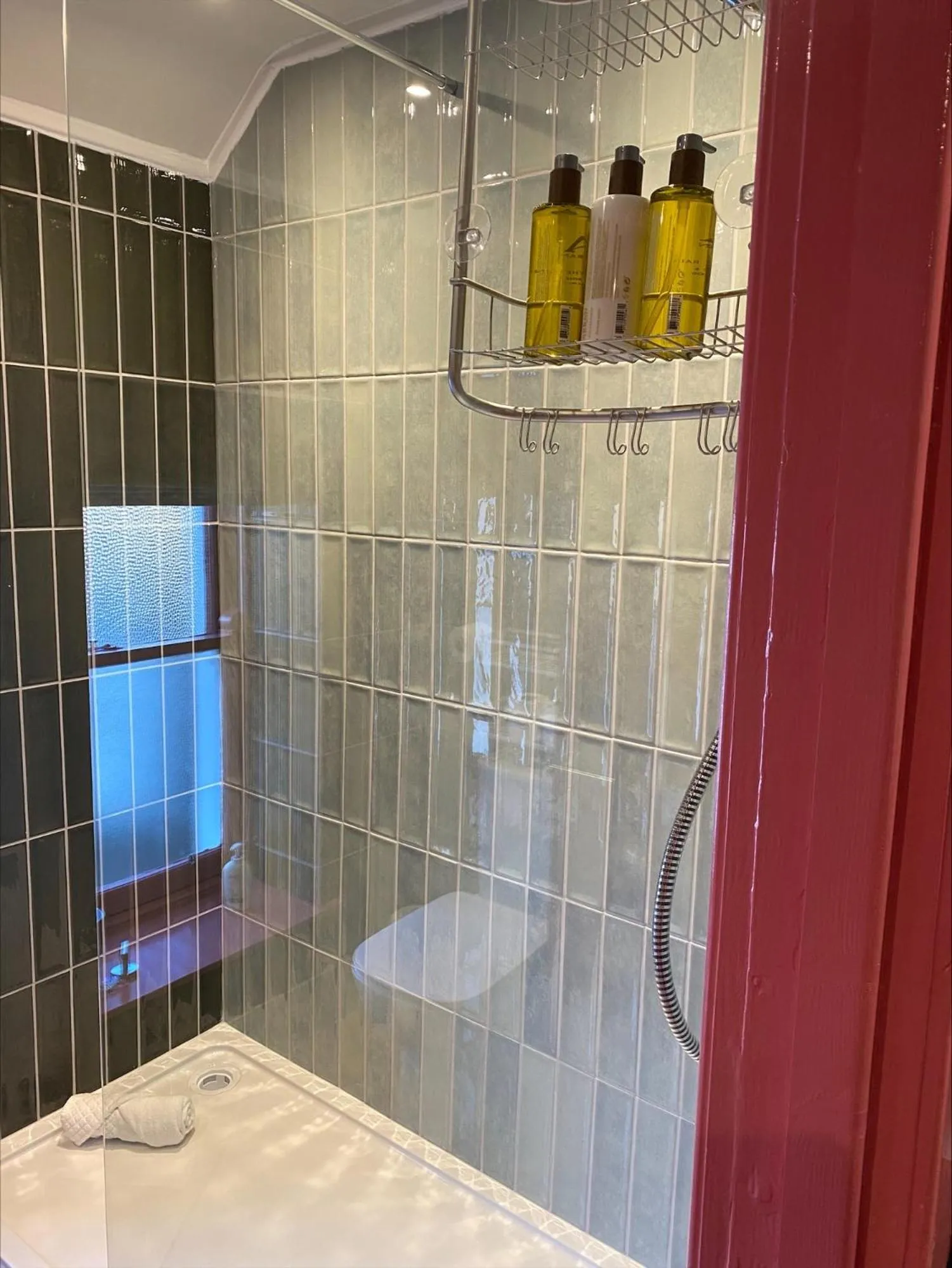 Shower in Masonic Arms Gatehouse