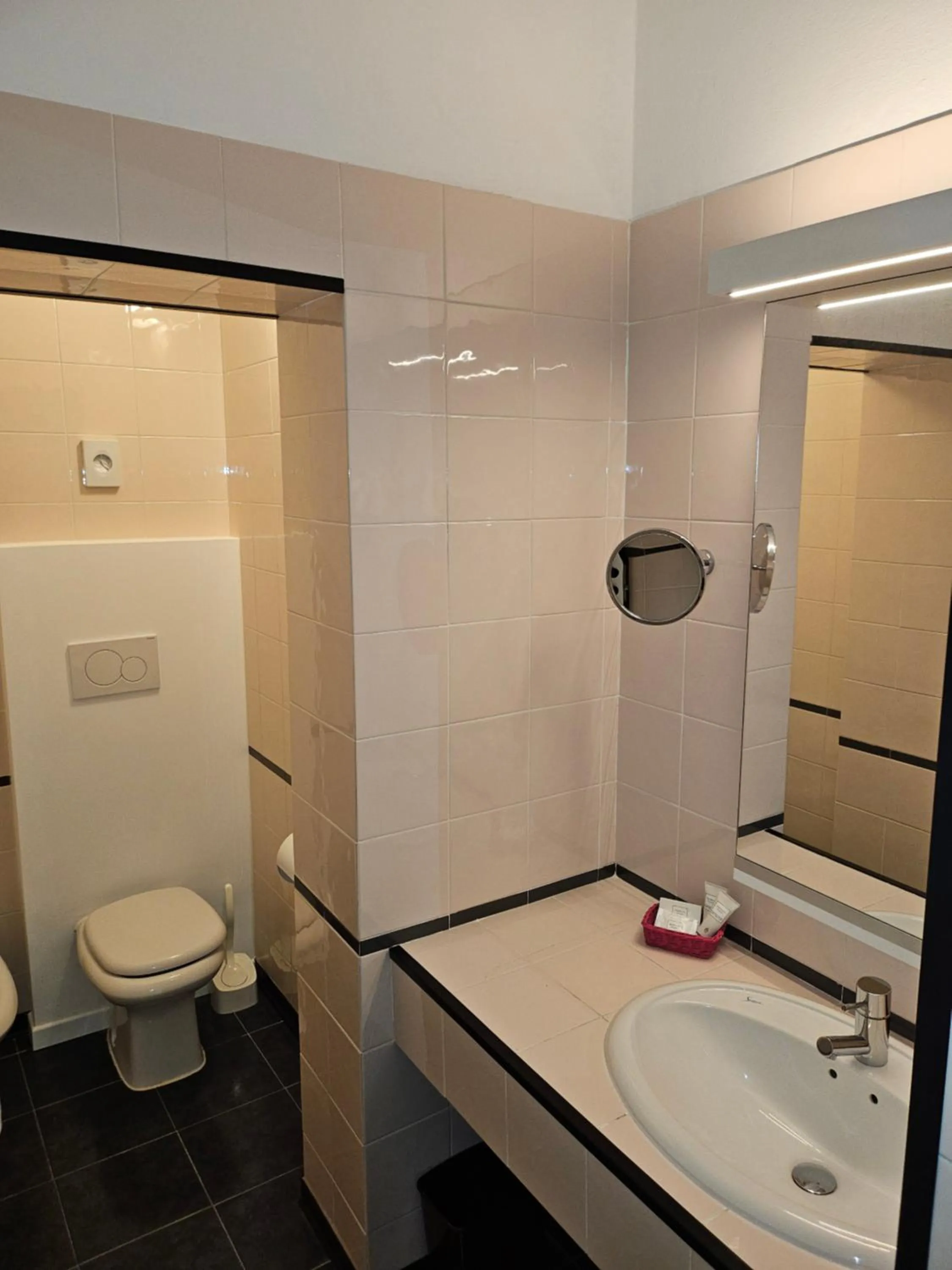 Shower in Hotel San Donato - Bologna centro