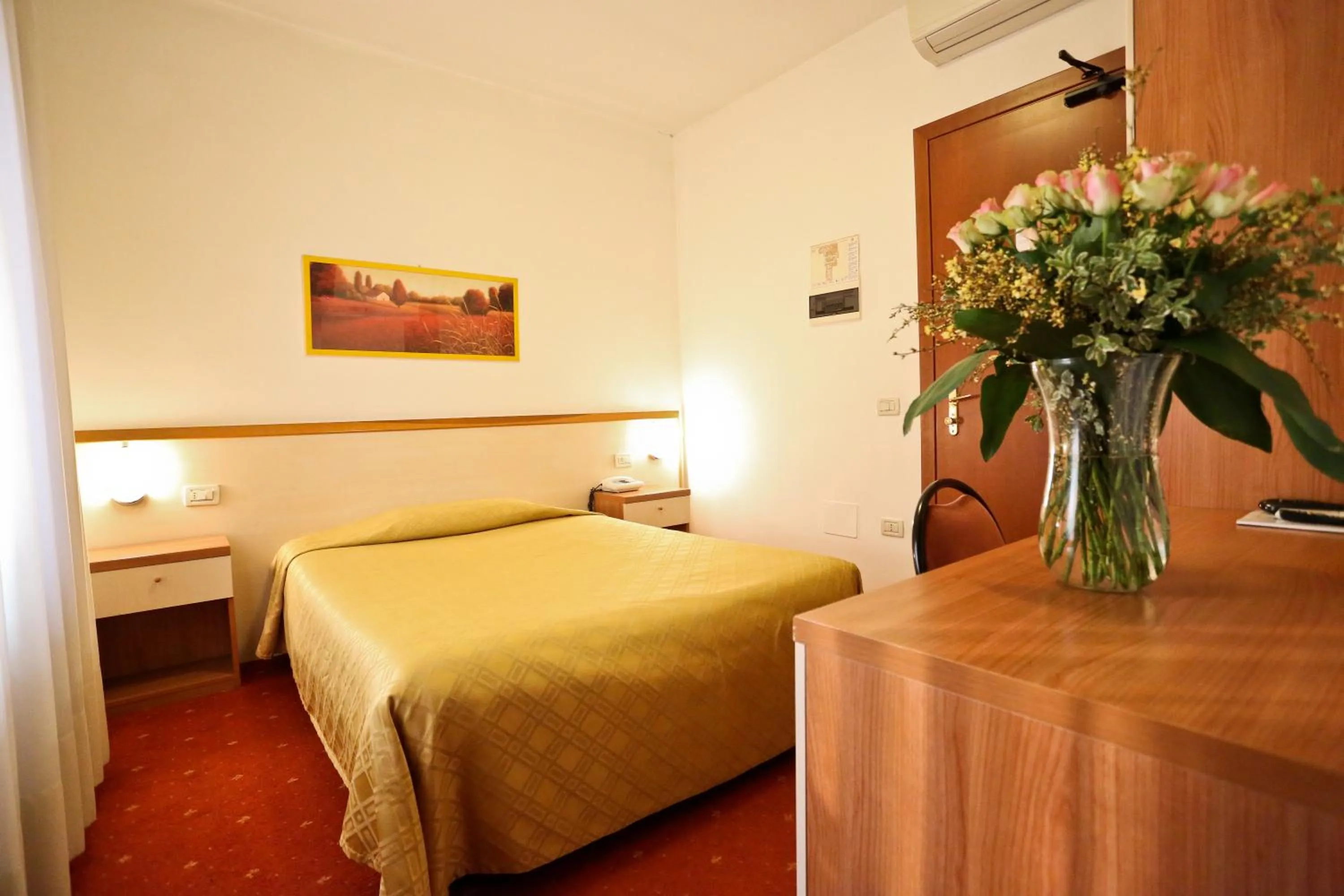 Bedroom, Bed in HG Hotel Due Ragni