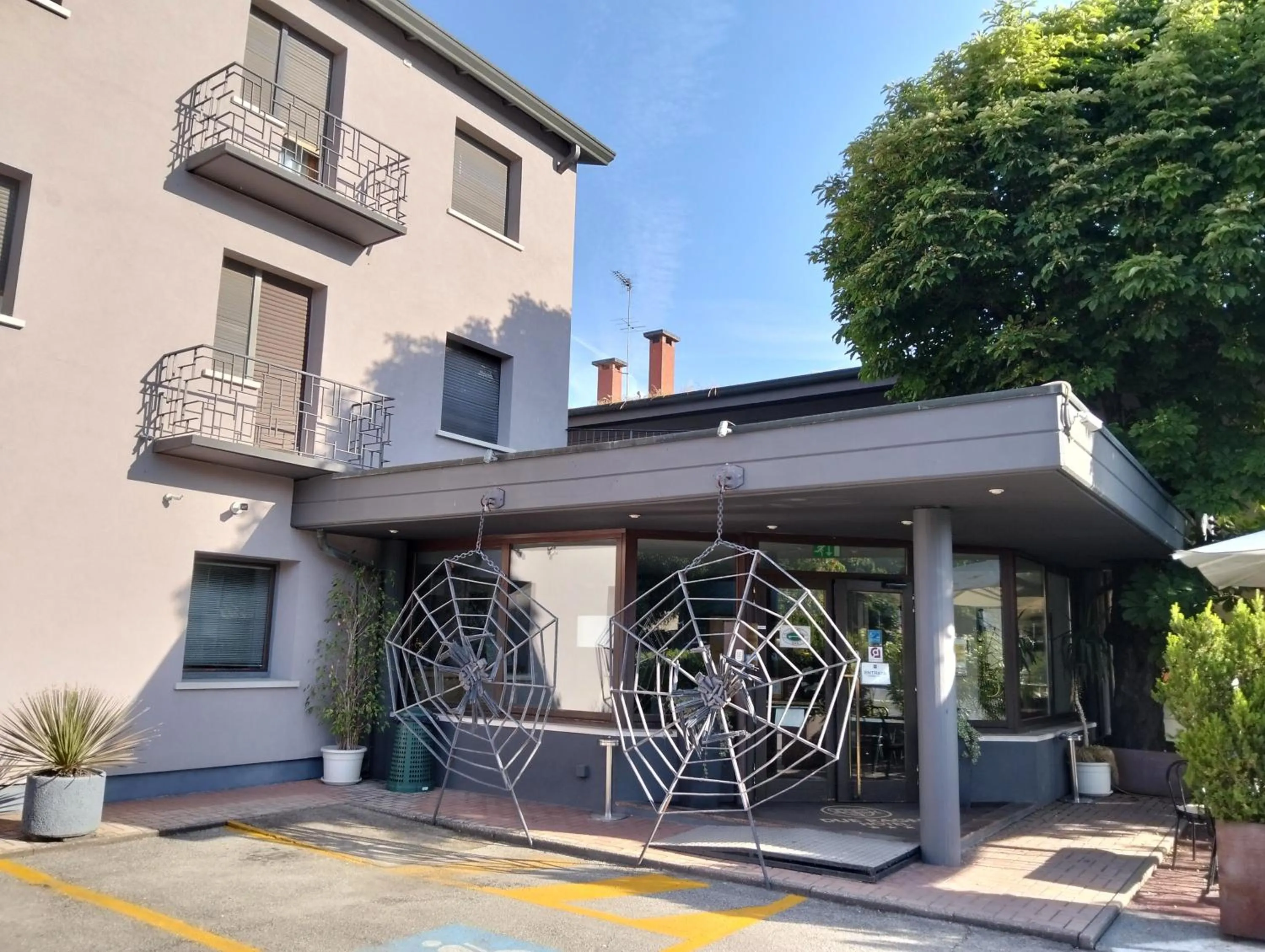 Property building in HG Hotel Due Ragni