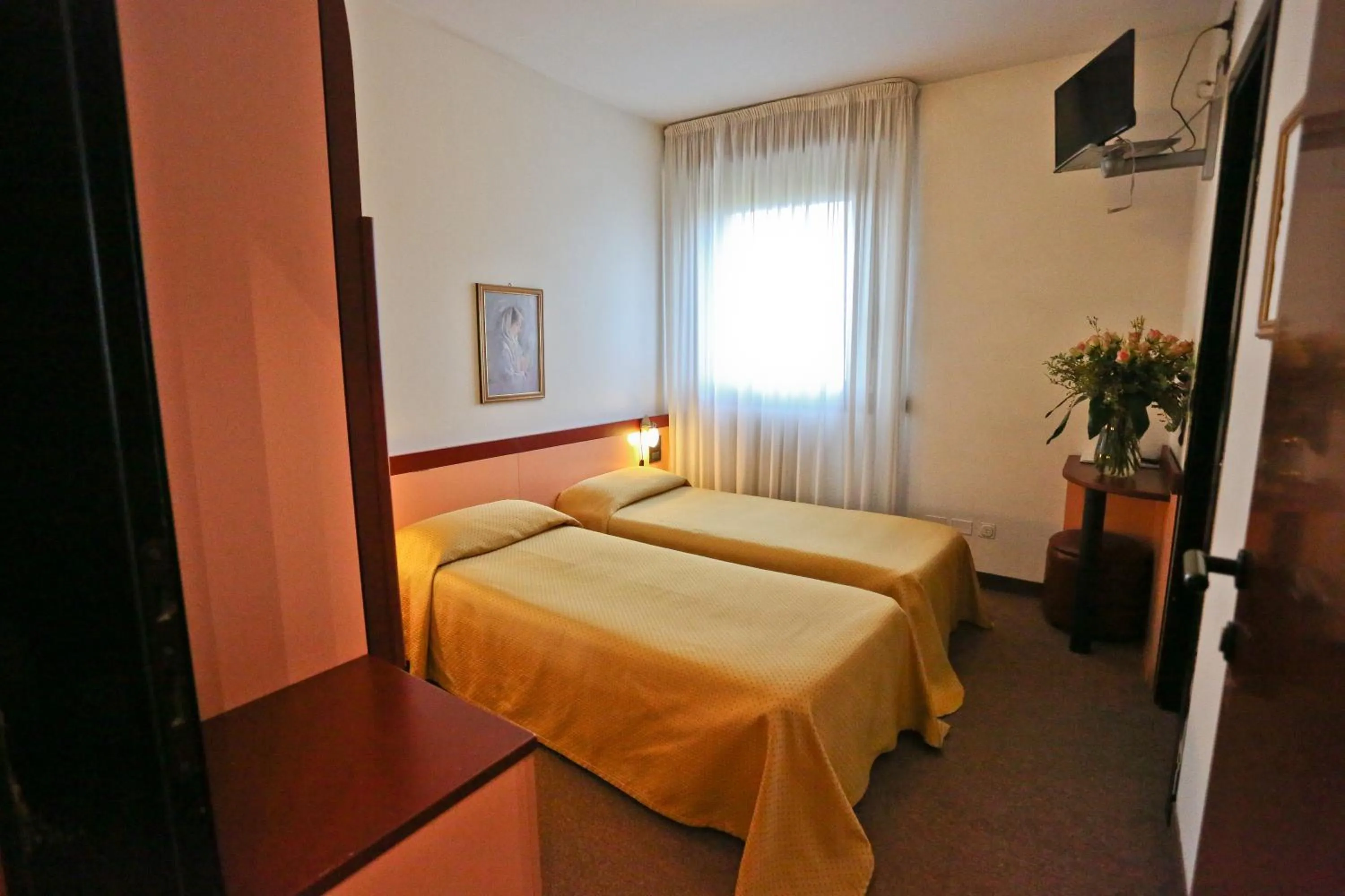 Bedroom, Bed in HG Hotel Due Ragni
