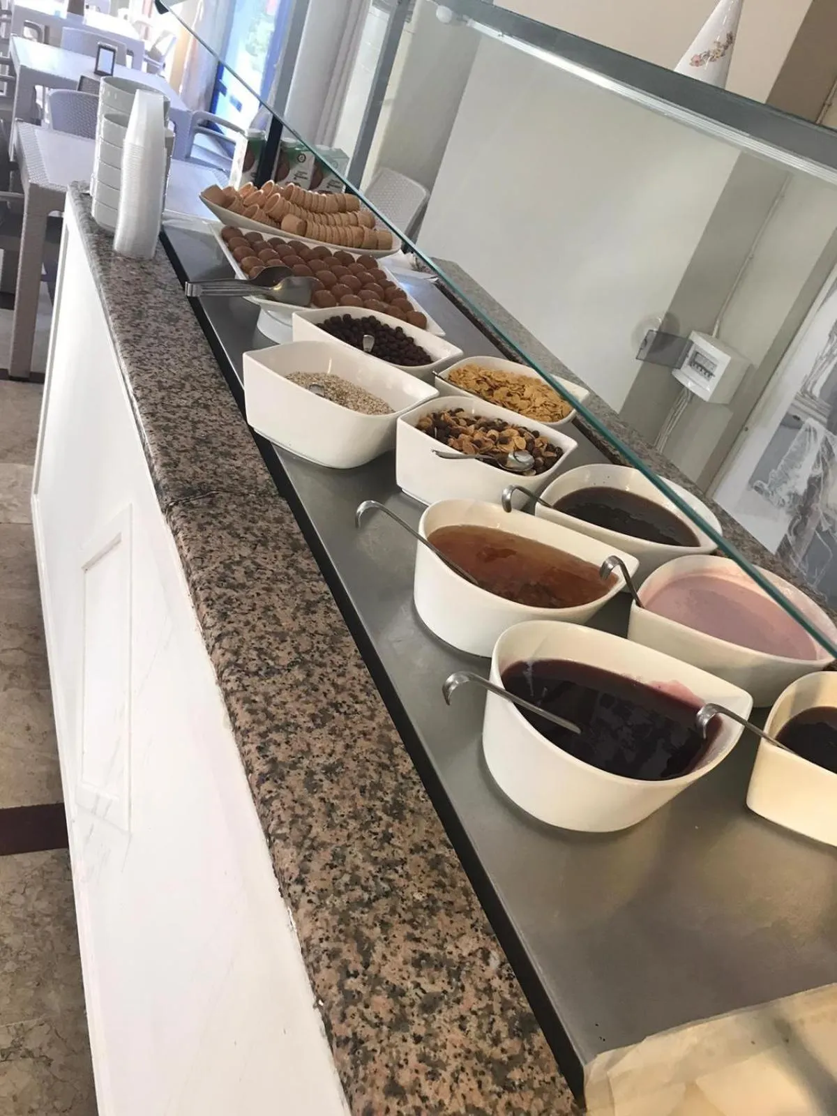 Food and drinks in Tal Beach Hotel