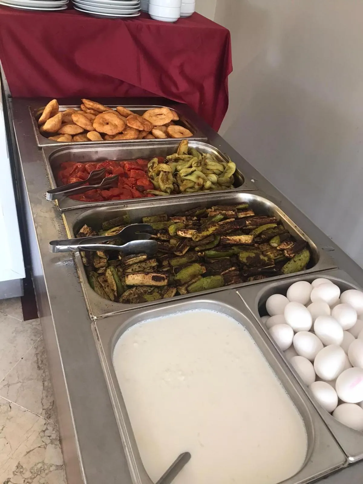 Food and drinks in Tal Beach Hotel