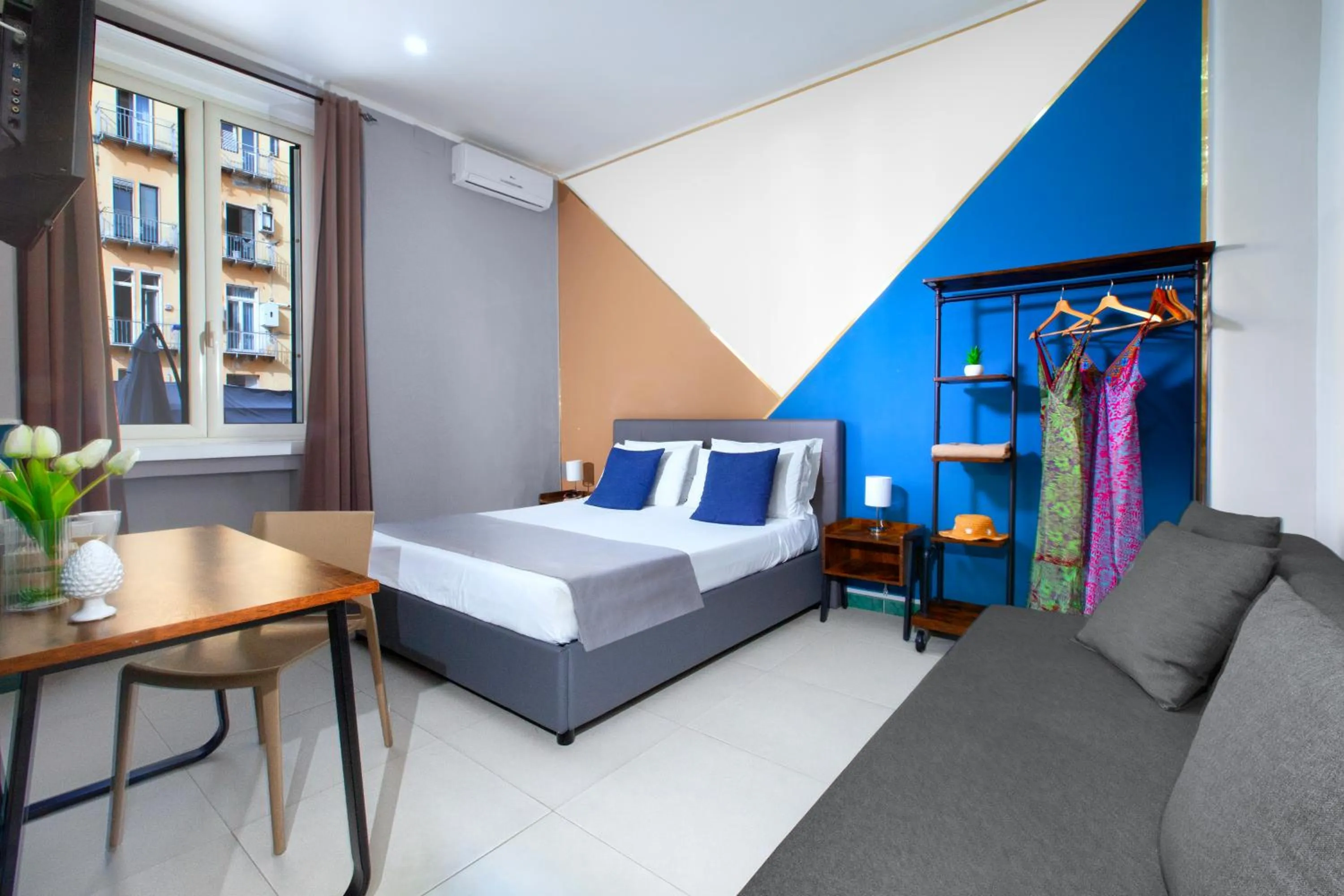 Bedroom, Bed in ROYAL ROOMS STATION NAPOLI