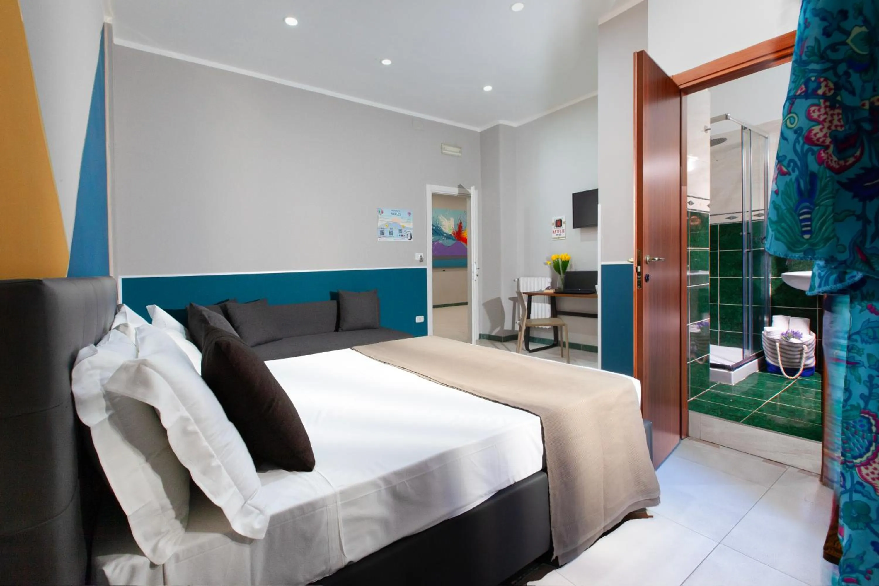 Bedroom, Bed in ROYAL ROOMS STATION NAPOLI