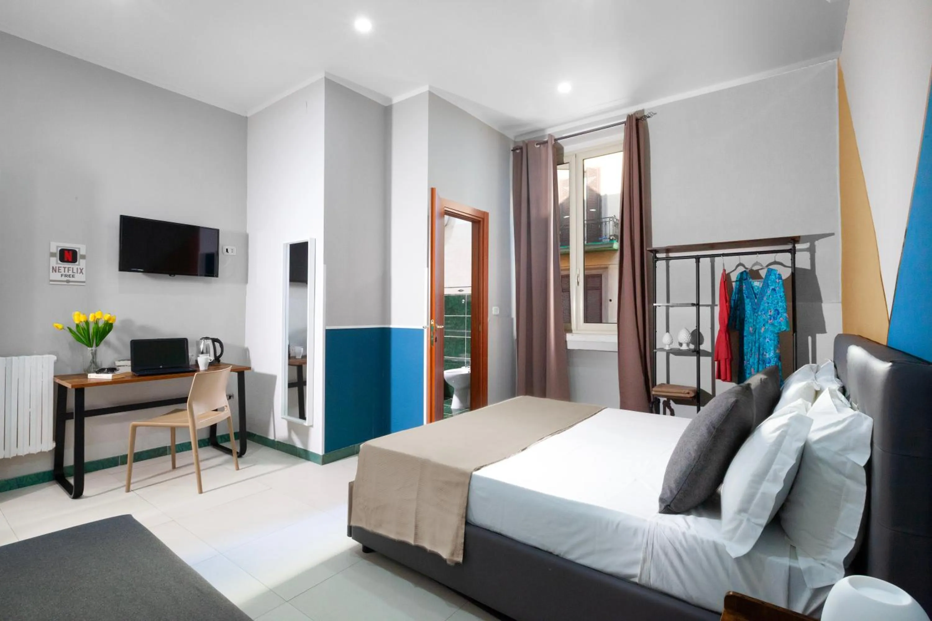 Bedroom, Bed in ROYAL ROOMS STATION NAPOLI