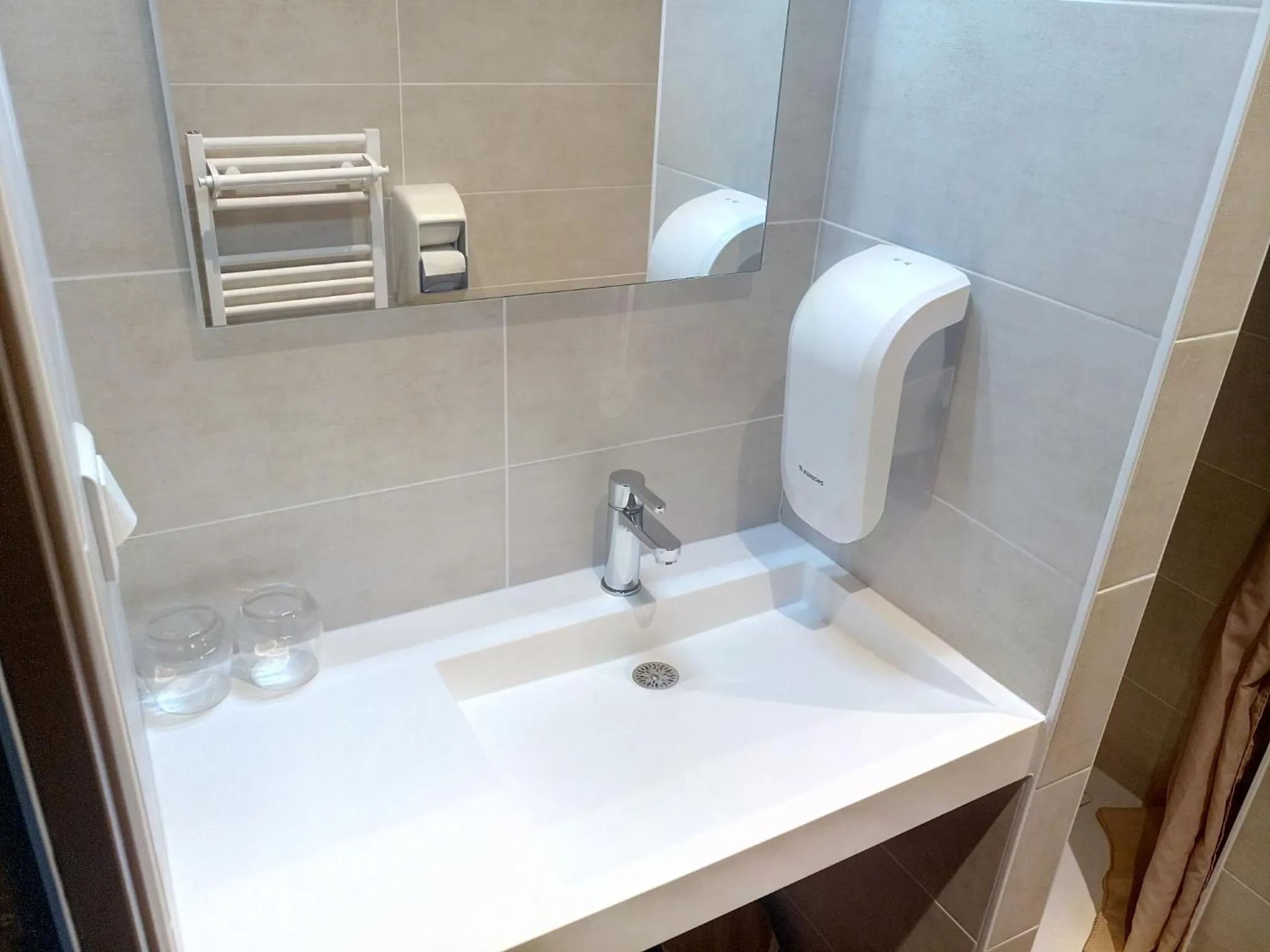 Brit Hotel Confort - La Tour Blanche