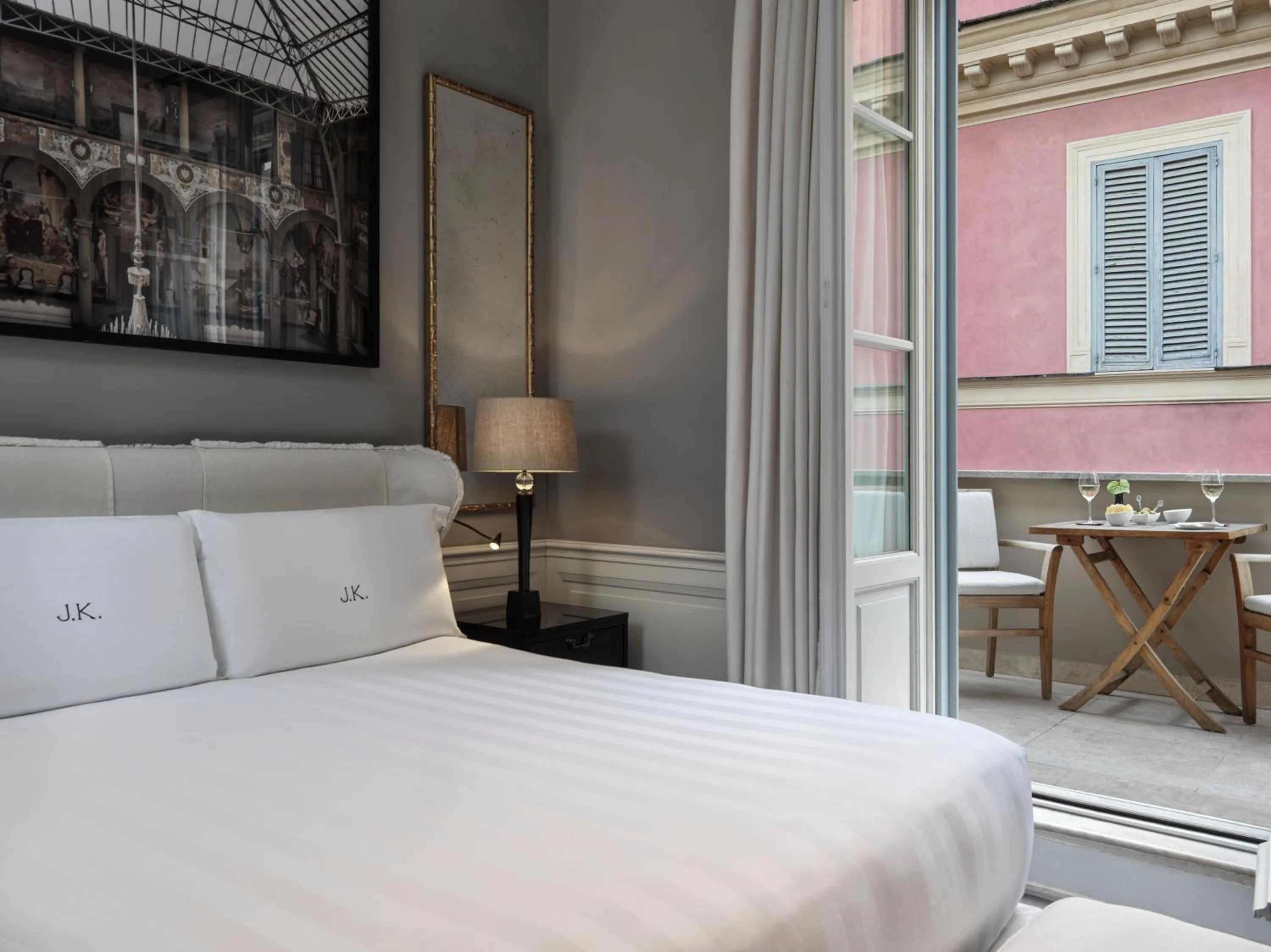 Bedroom, Bed in J.K. Place Roma - The Leading Hotels of the World