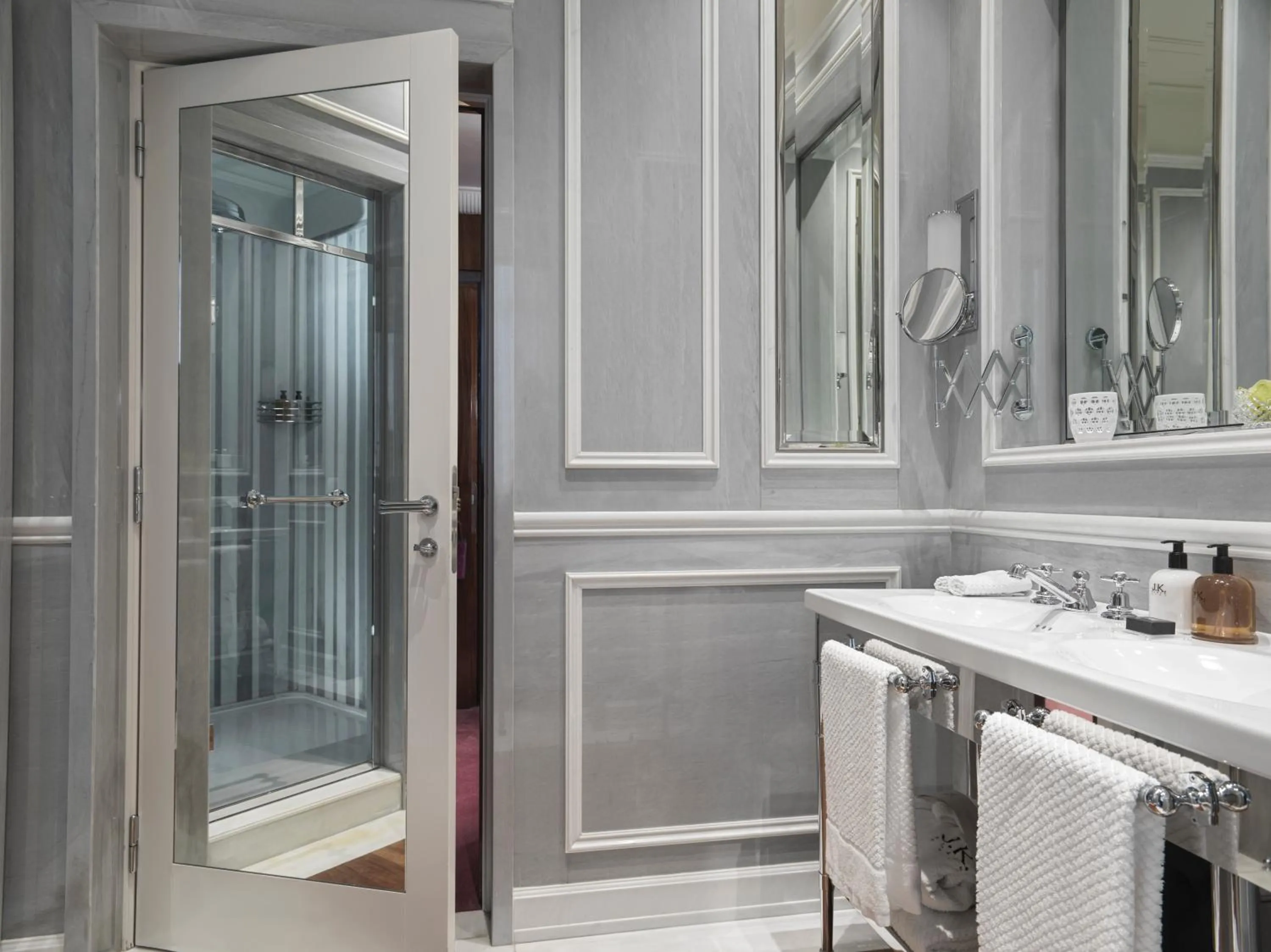 Shower in J.K. Place Roma - The Leading Hotels of the World