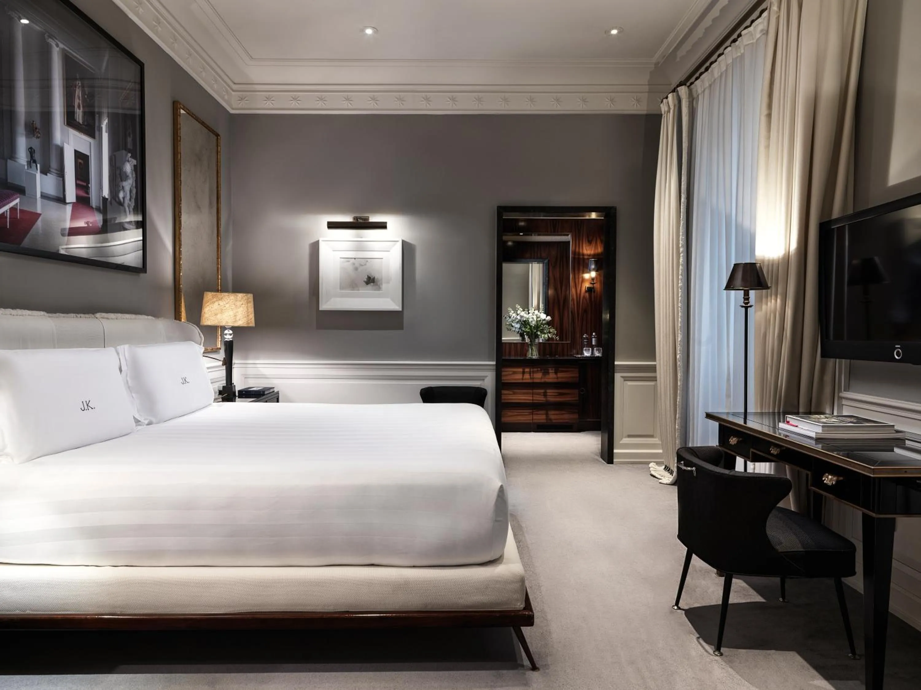 Bedroom, Bed in J.K. Place Roma - The Leading Hotels of the World