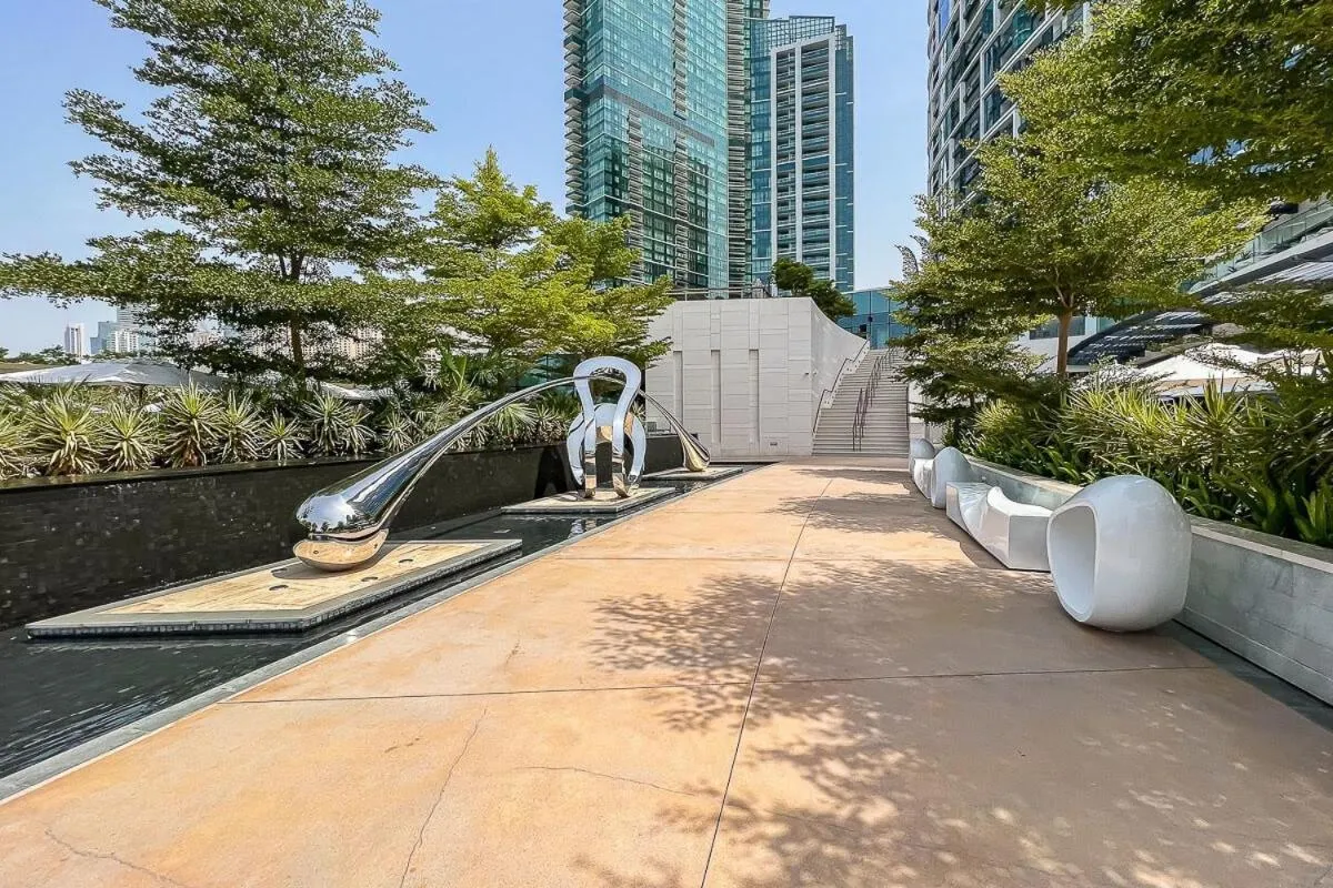 Frank Porter - The Address JBR