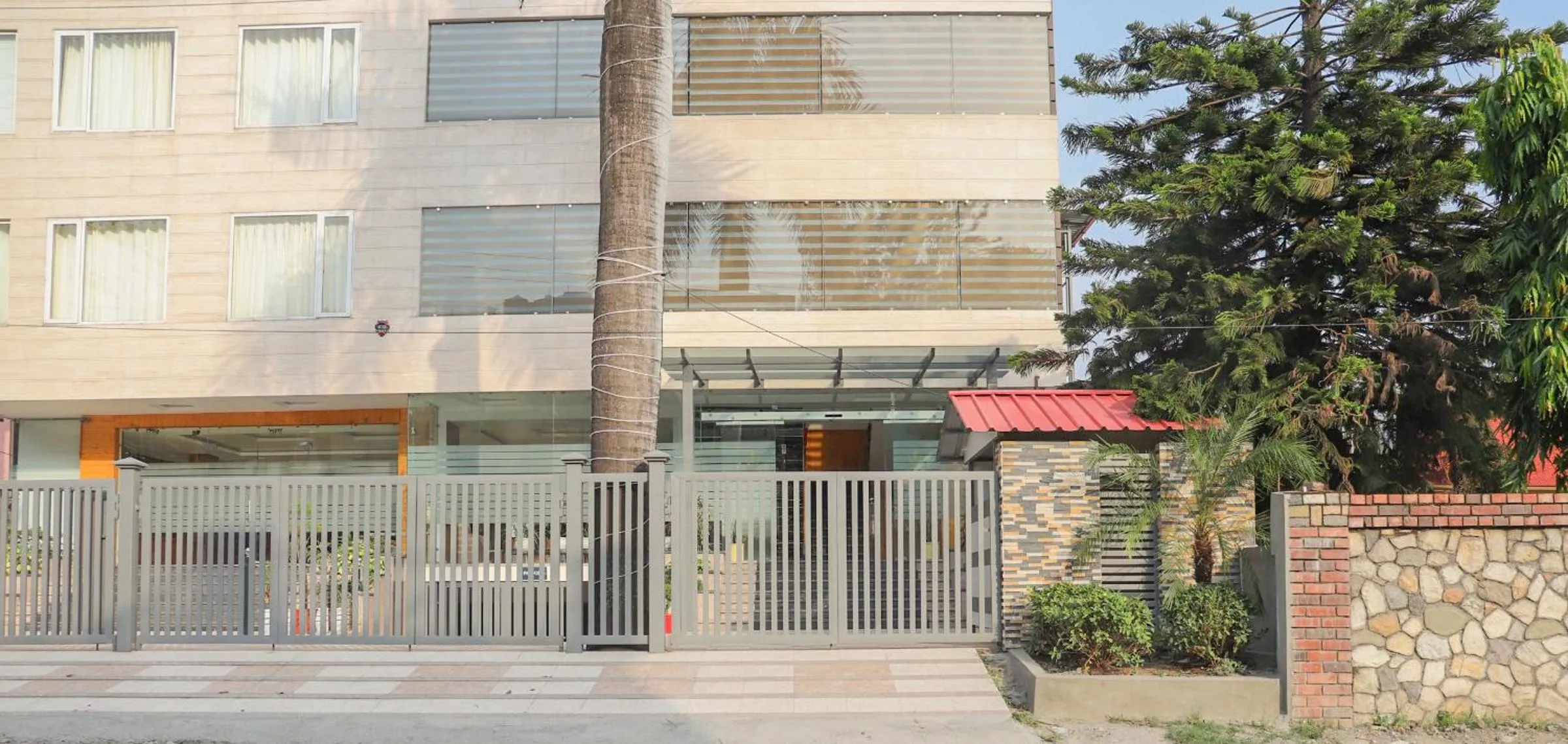 Property building in Hotel Royal Palm Dehradun